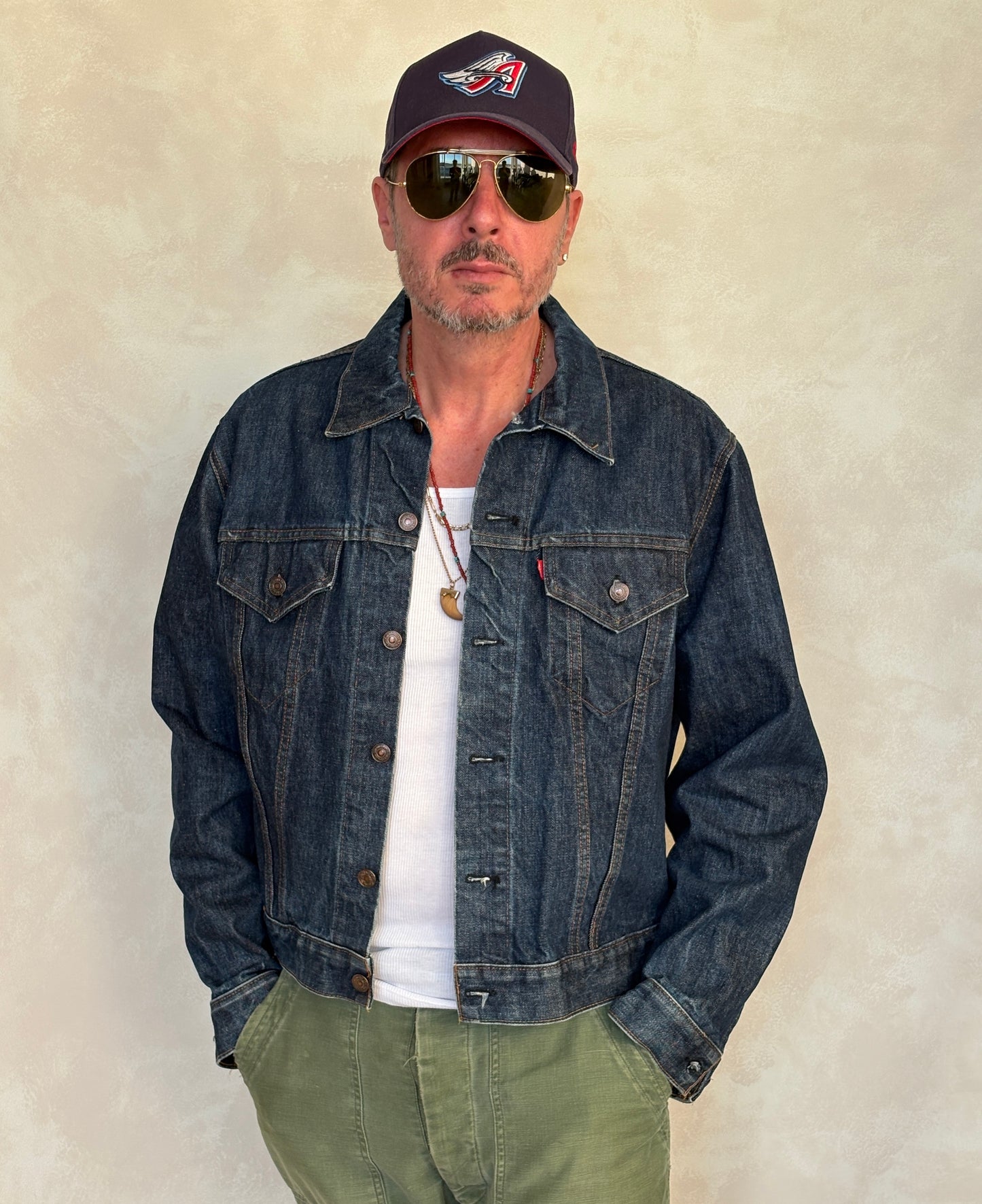 Size 46US / 56EU. Vintage Early 70s 2 pocket Levi’s Denim Jacket 70505 – Single Stitch, Made in USA