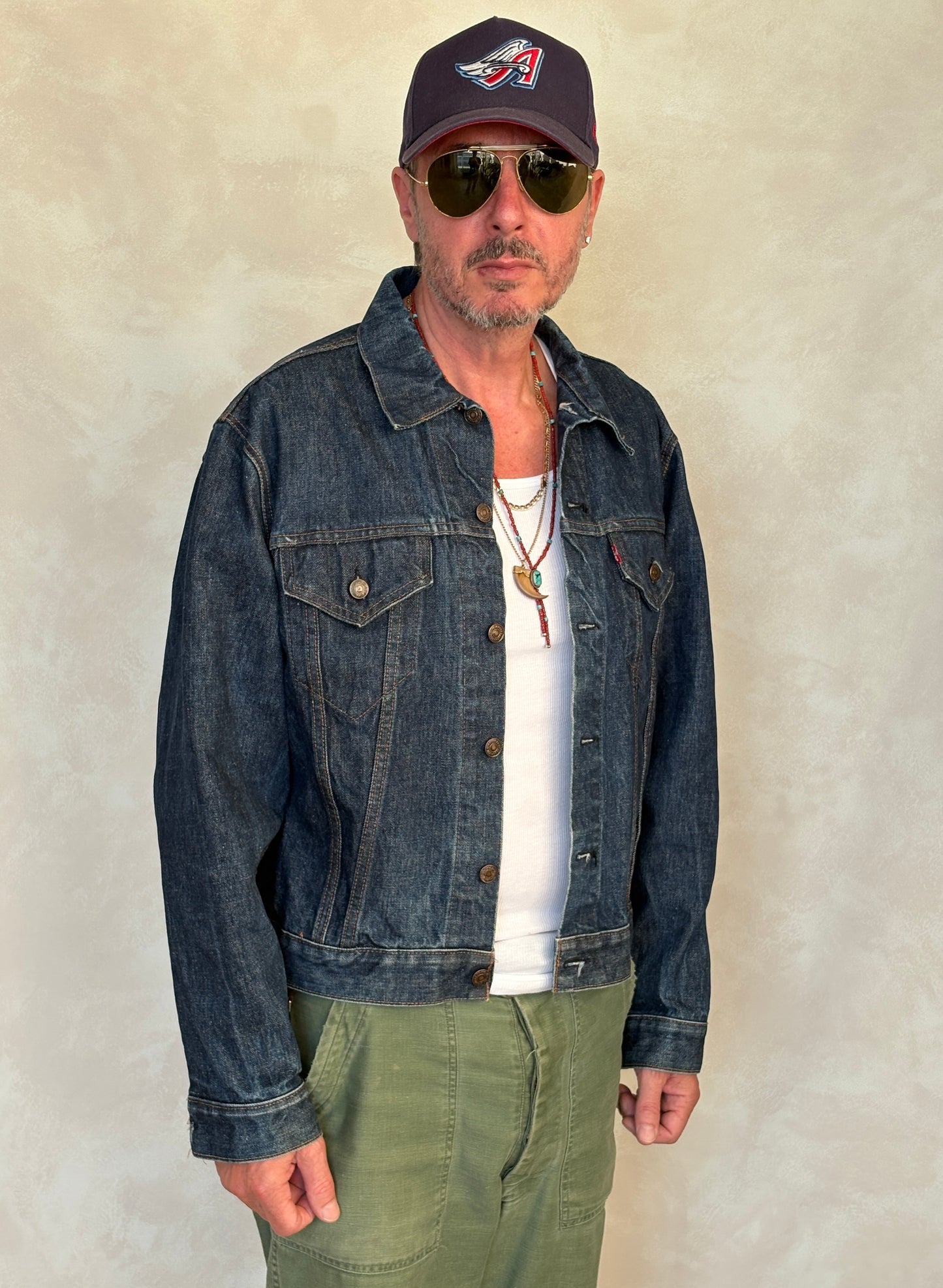 Size 46US / 56EU. Vintage Early 70s 2 pocket Levi’s Denim Jacket 70505 – Single Stitch, Made in USA