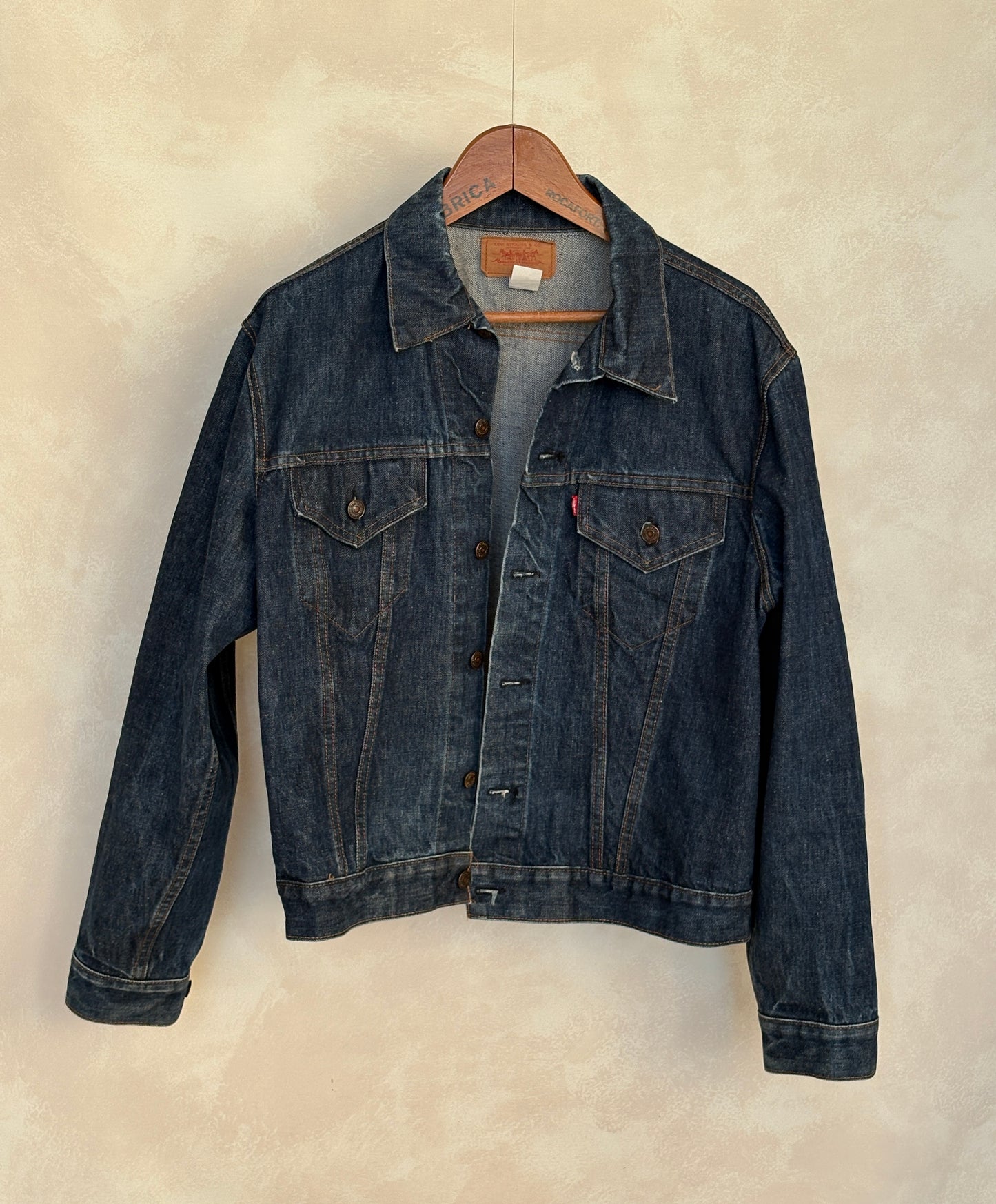 Size 46US / 56EU. Vintage Early 70s 2 pocket Levi’s Denim Jacket 70505 – Single Stitch, Made in USA