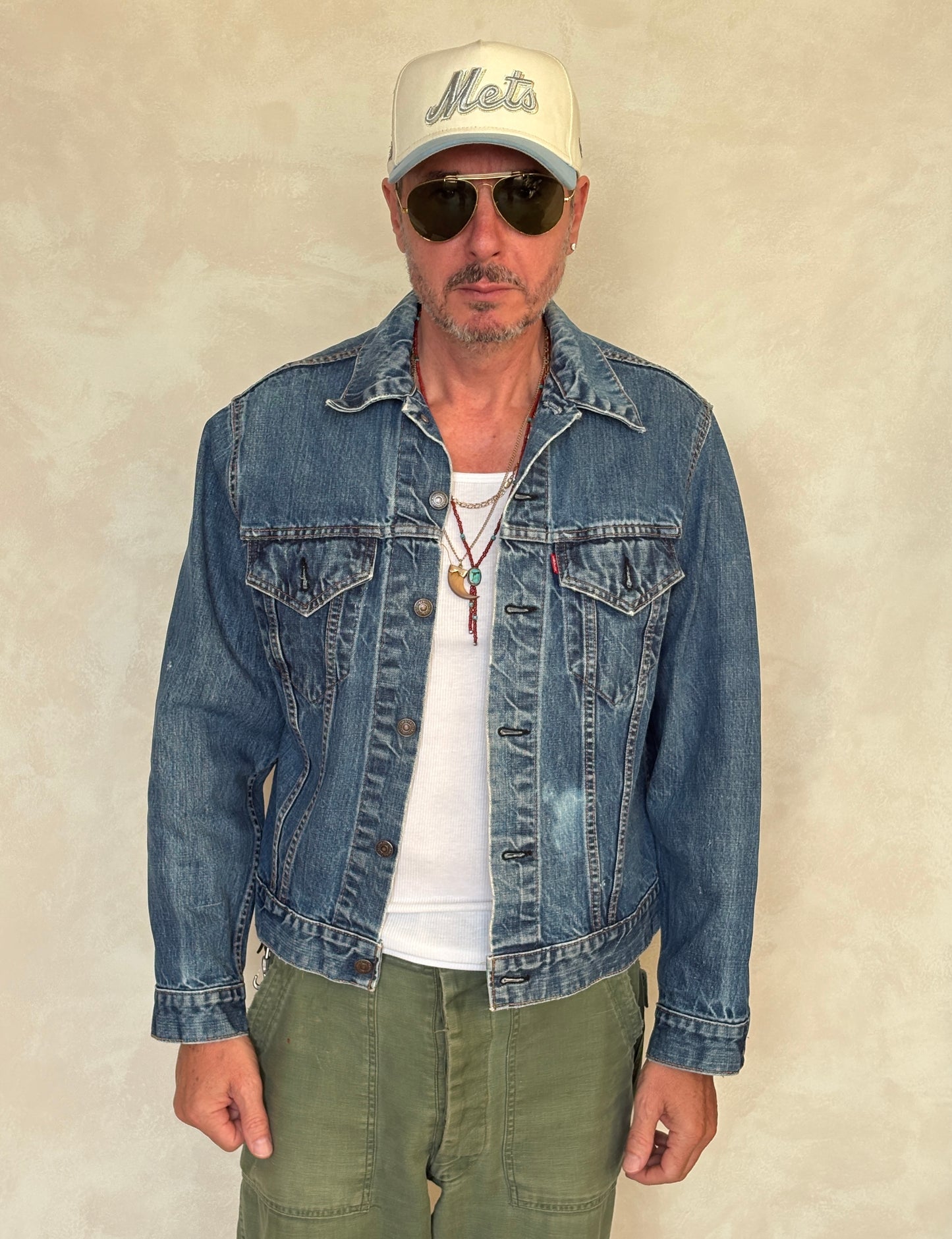 Size 42US / 52EU. Vintage Early 70s 2 pocket Levi’s Denim Jacket 70505 – Single Stitch, Made in USA