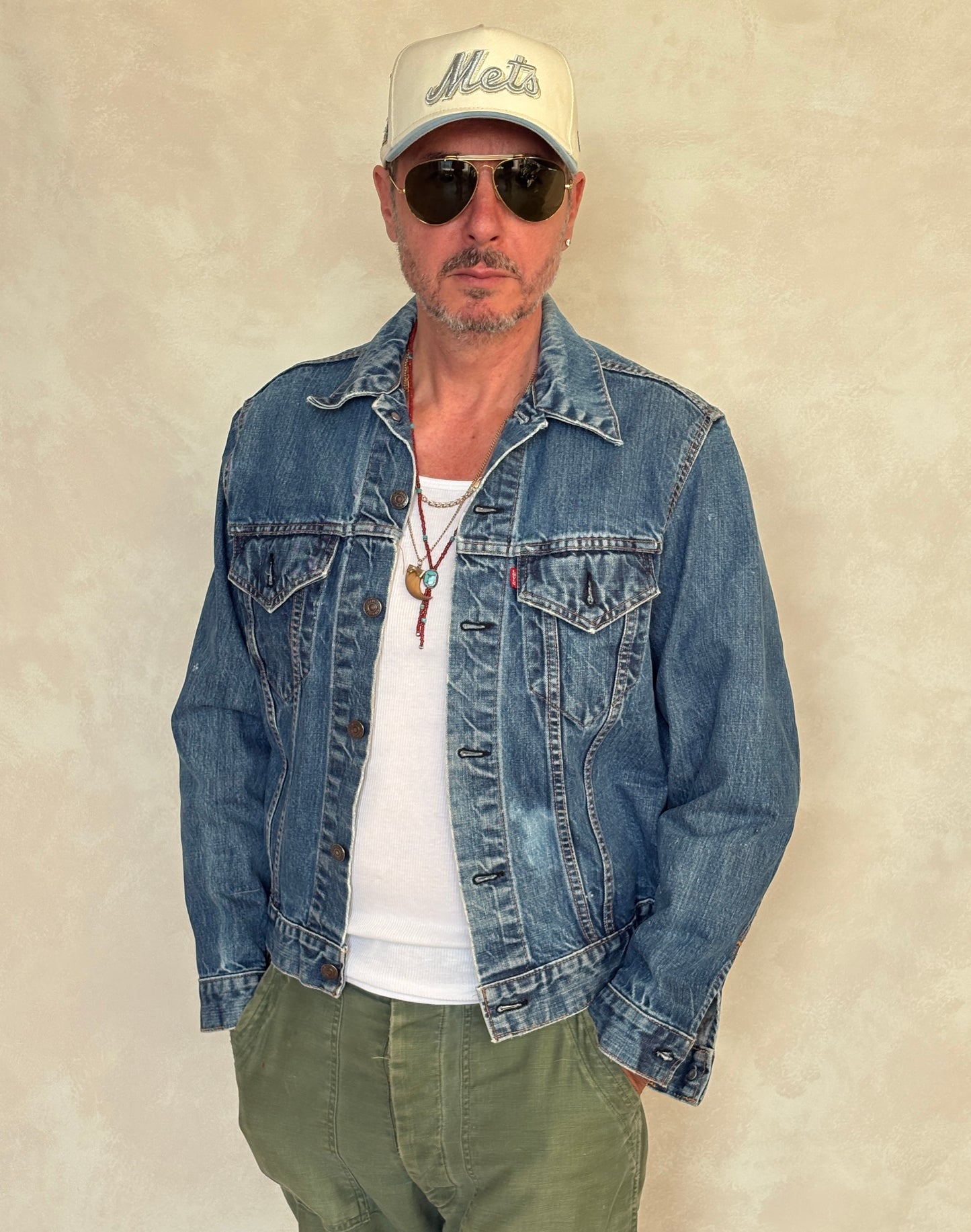 Size 42US / 52EU. Vintage Early 70s 2 pocket Levi’s Denim Jacket 70505 – Single Stitch, Made in USA