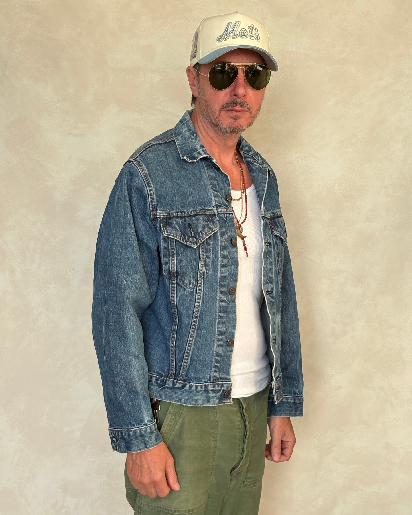 Size 42US / 52EU. Vintage Early 70s 2 pocket Levi’s Denim Jacket 70505 – Single Stitch, Made in USA