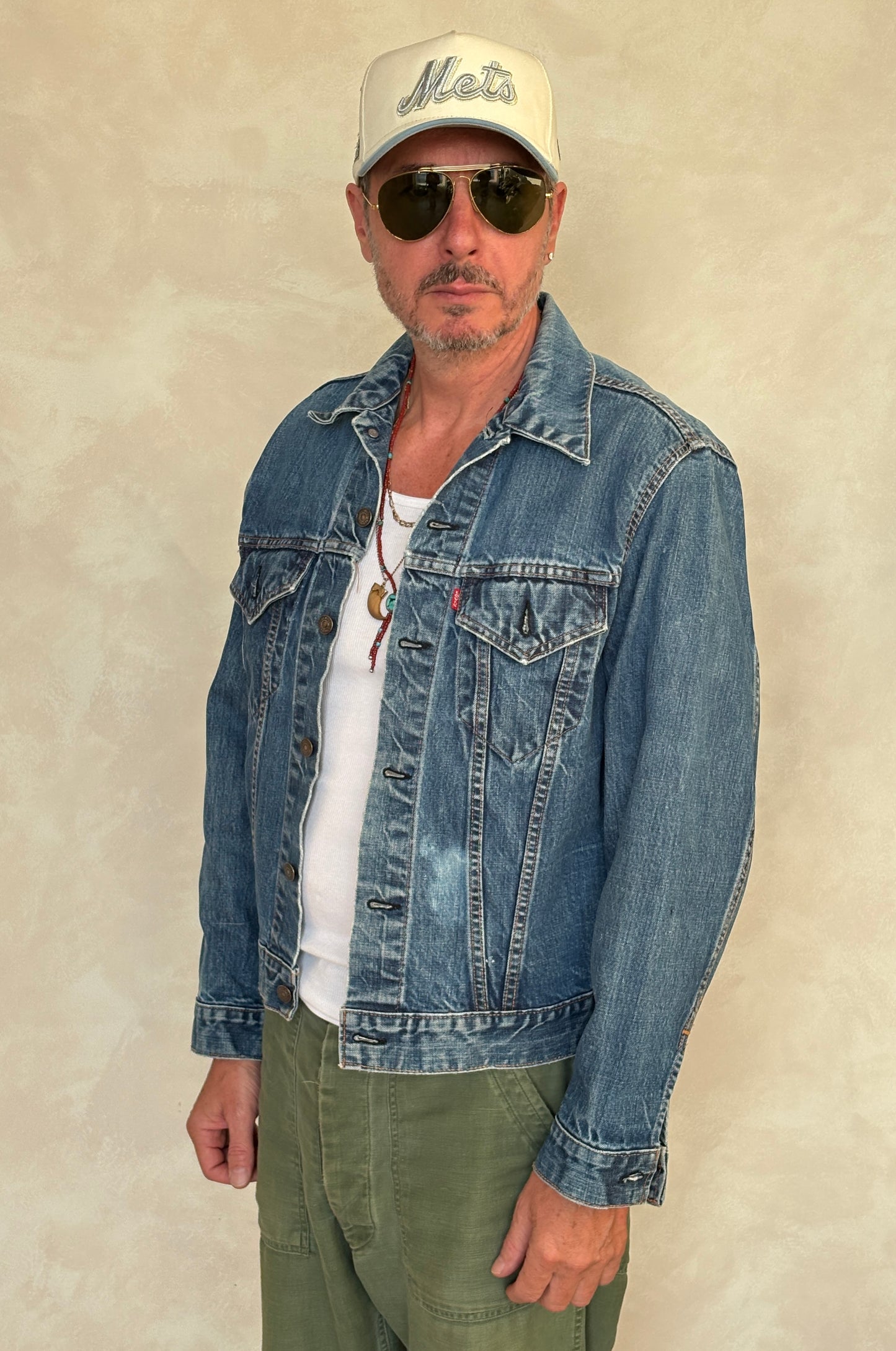 Size 42US / 52EU. Vintage Early 70s 2 pocket Levi’s Denim Jacket 70505 – Single Stitch, Made in USA