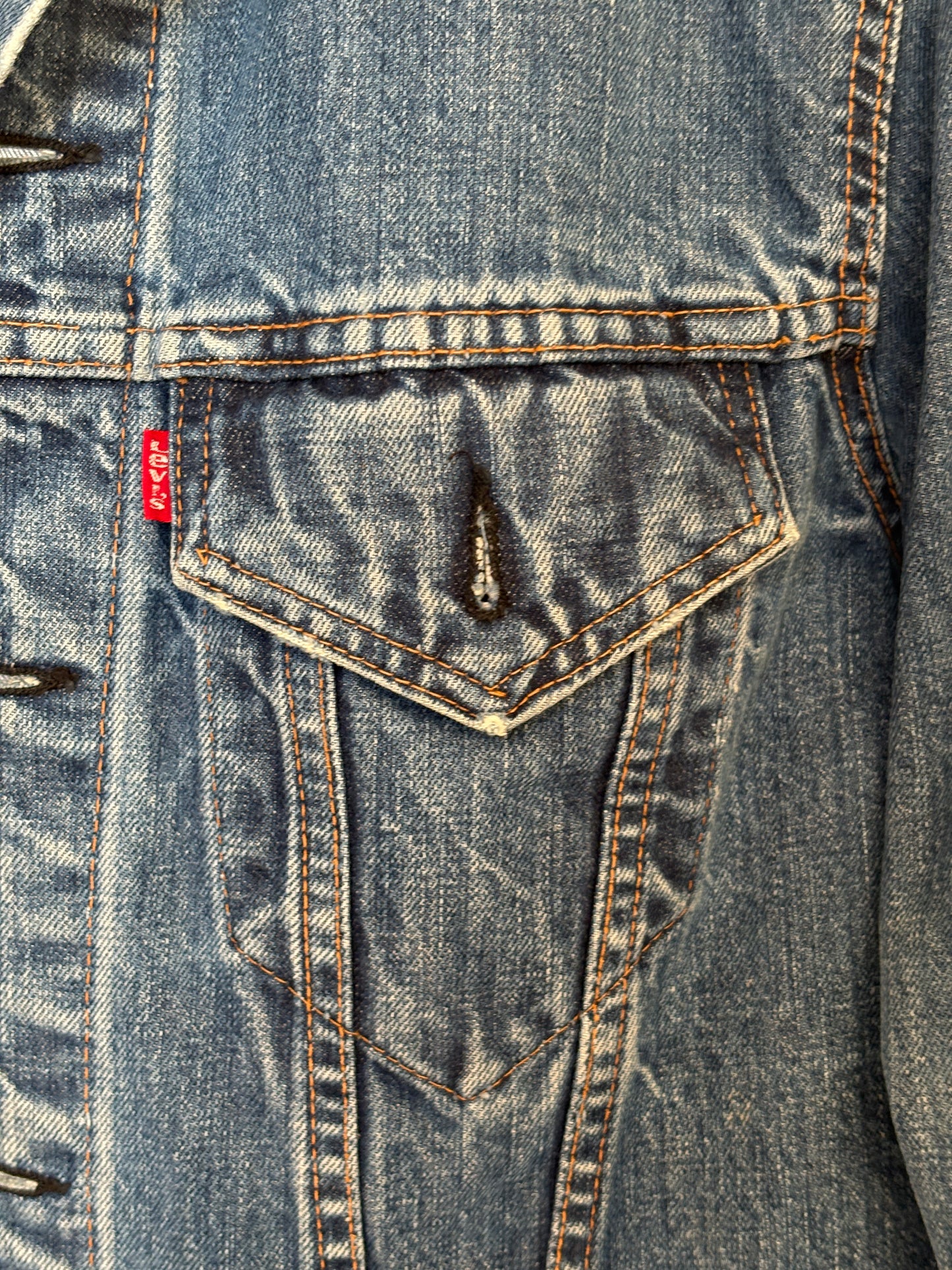 Size 42US / 52EU. Vintage Early 70s 2 pocket Levi’s Denim Jacket 70505 – Single Stitch, Made in USA