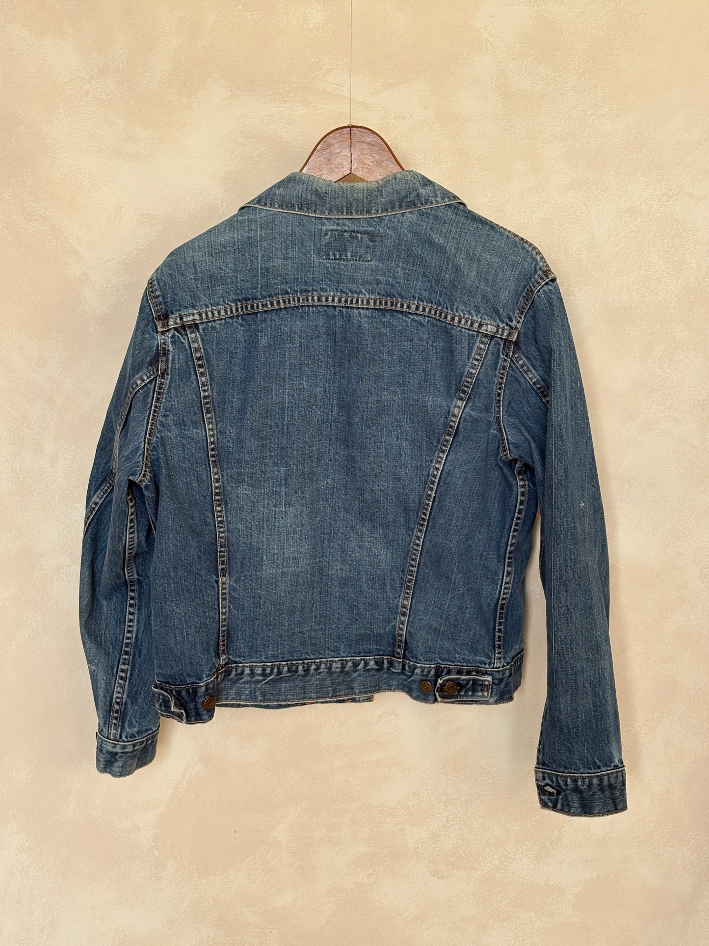 Size 42US / 52EU. Vintage Early 70s 2 pocket Levi’s Denim Jacket 70505 – Single Stitch, Made in USA