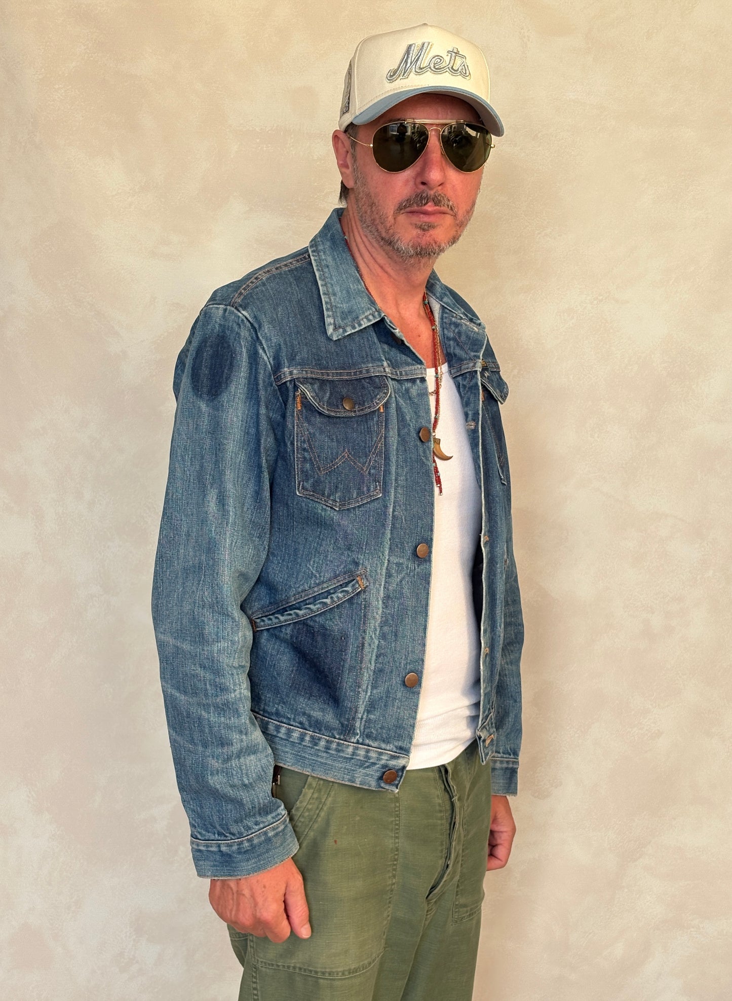 Size 40 Long US.  Authentic 70s Wrangler denim jacket -4 pockets- Made in the USA