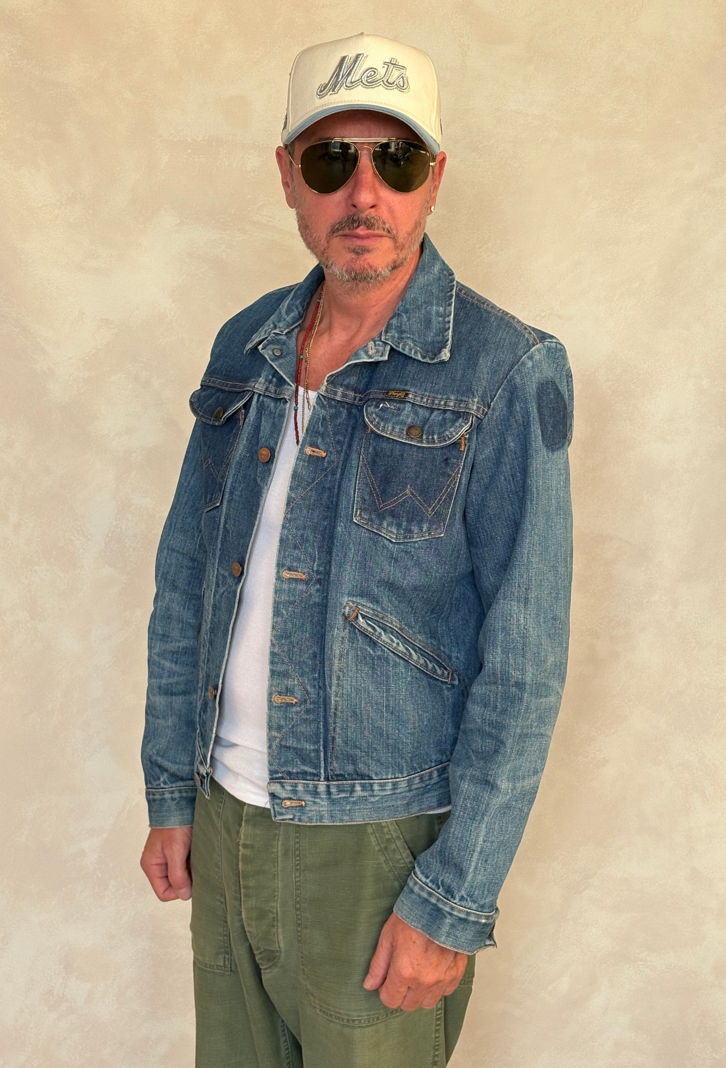 Size 40 Long US.  Authentic 70s Wrangler denim jacket -4 pockets- Made in the USA
