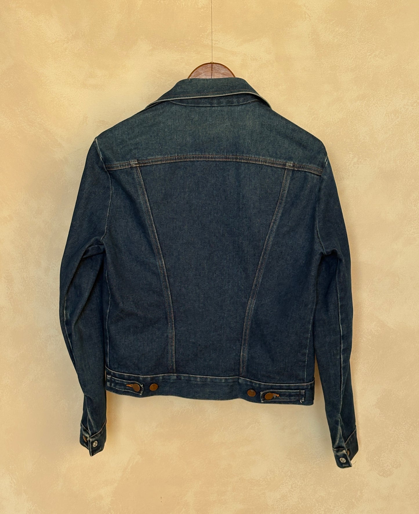 Size 38US / 48EU Authentic 80s Wrangler denim jacket -4 pockets- Made in the USA