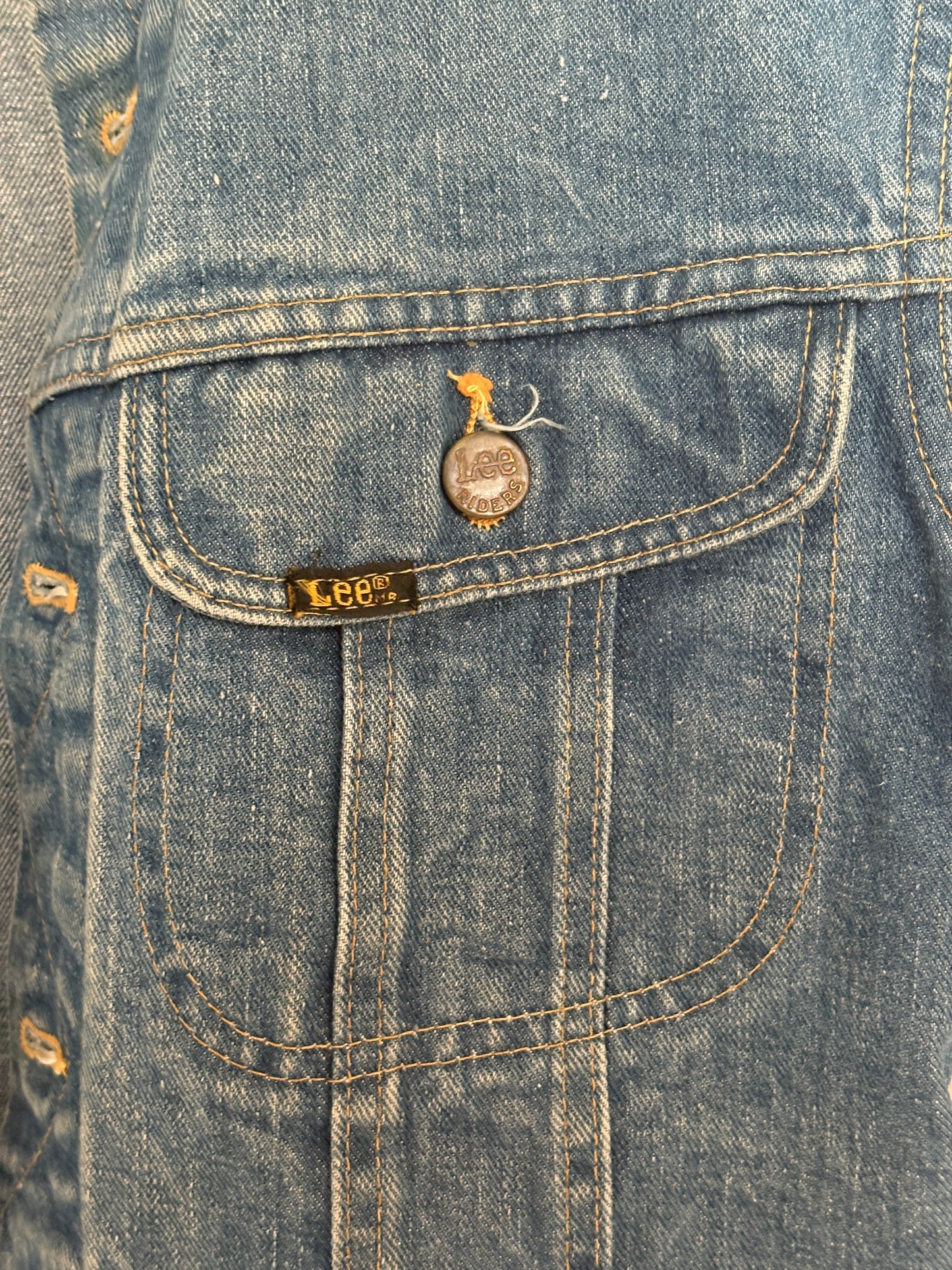 Size 40US / 50EU Vintage 80s Lee Union Made Denim Shirt – 2 Pockets – Made in USA