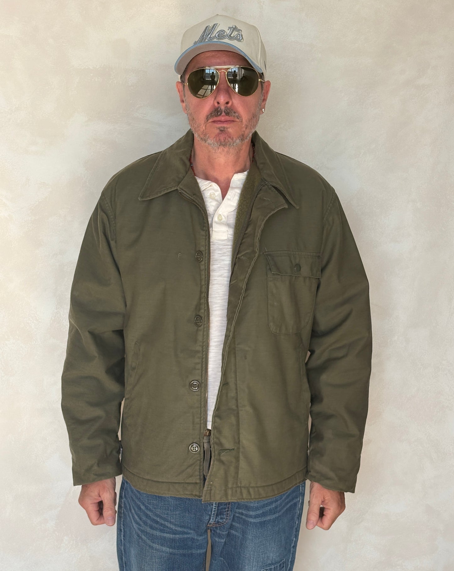 Large . Authentic 1985 USN A-2 deck jacket US Navy