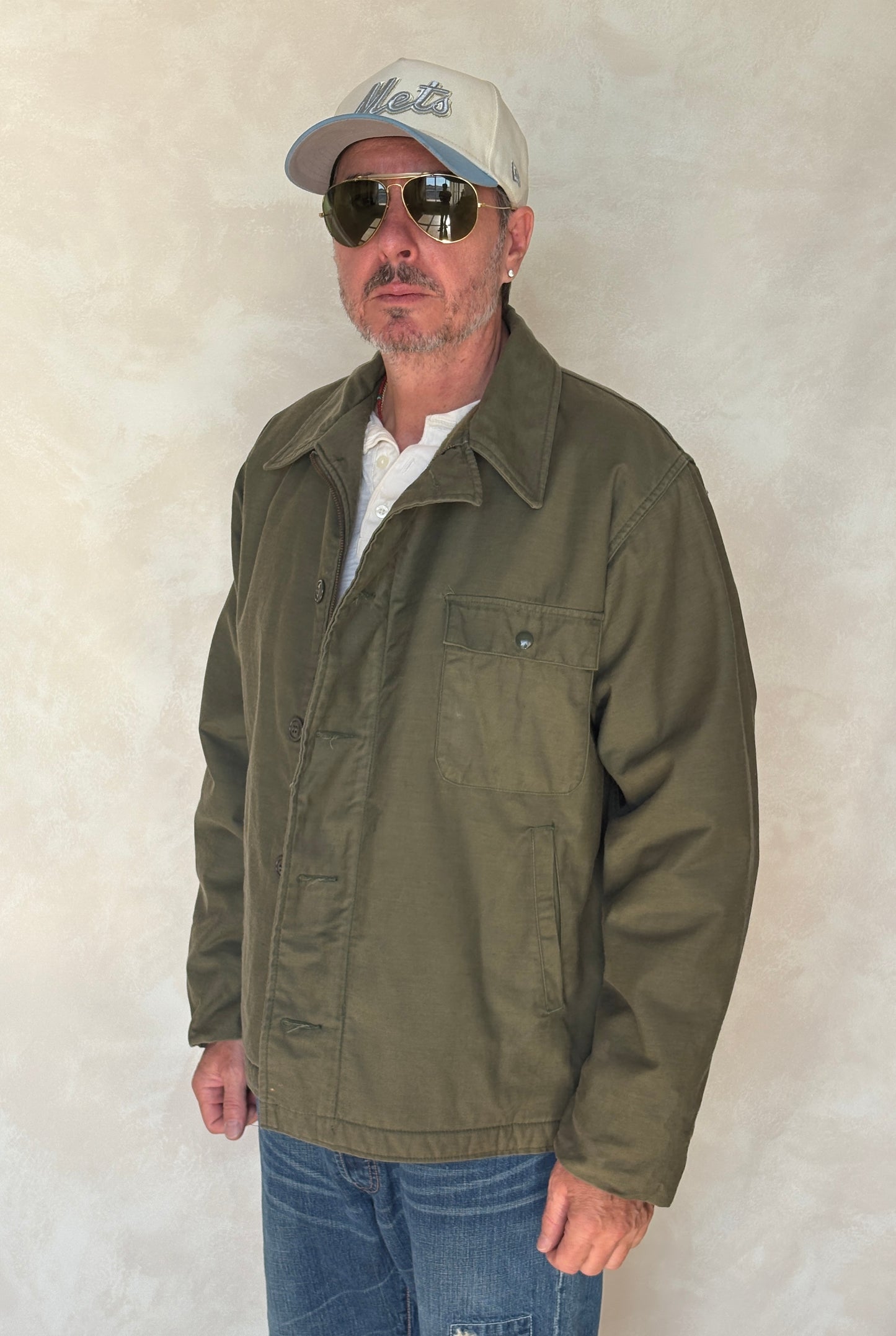 Large . Authentic 1985 USN A-2 deck jacket US Navy