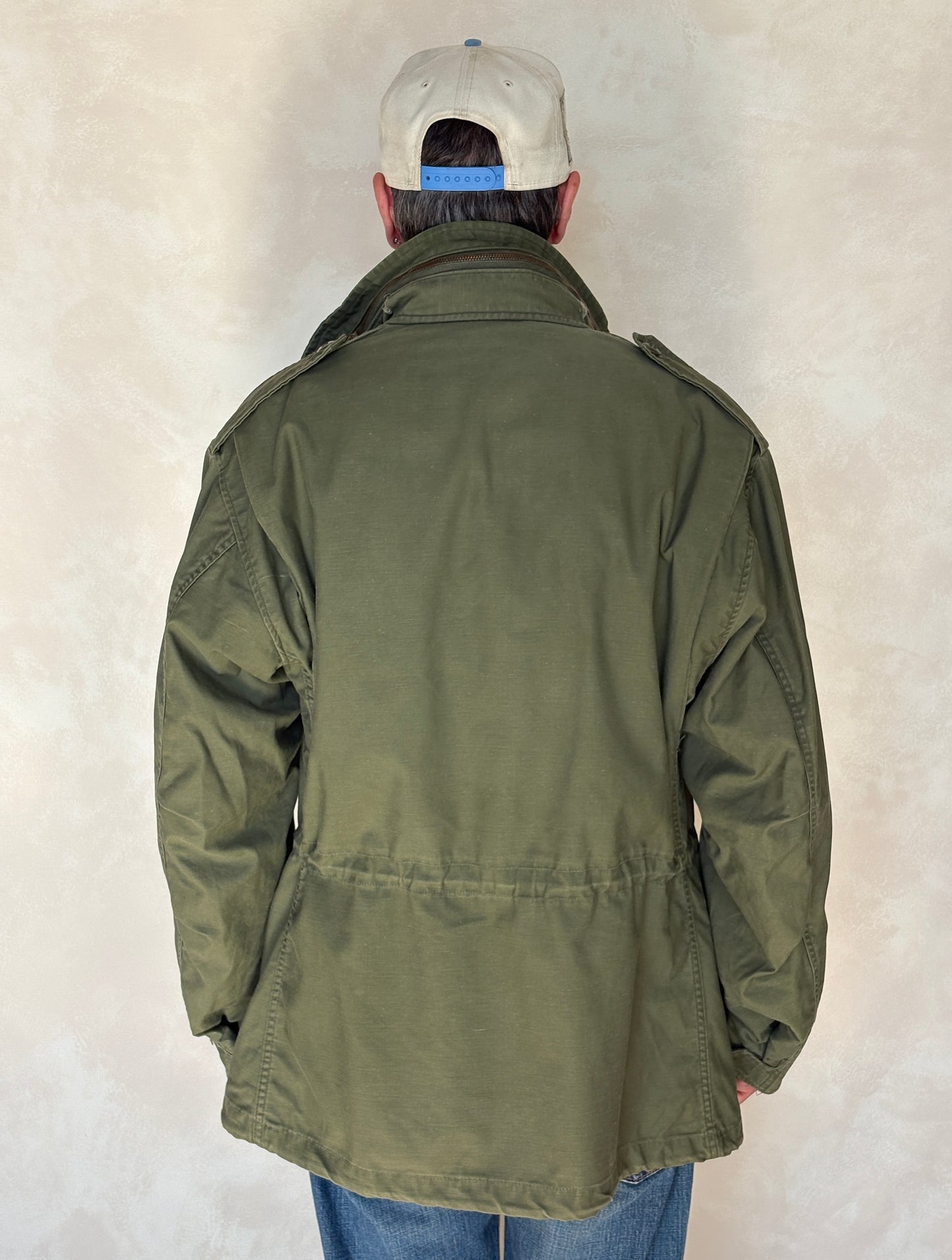 Large Reg. Authentic 1975 US army  M-65 field jacket Military