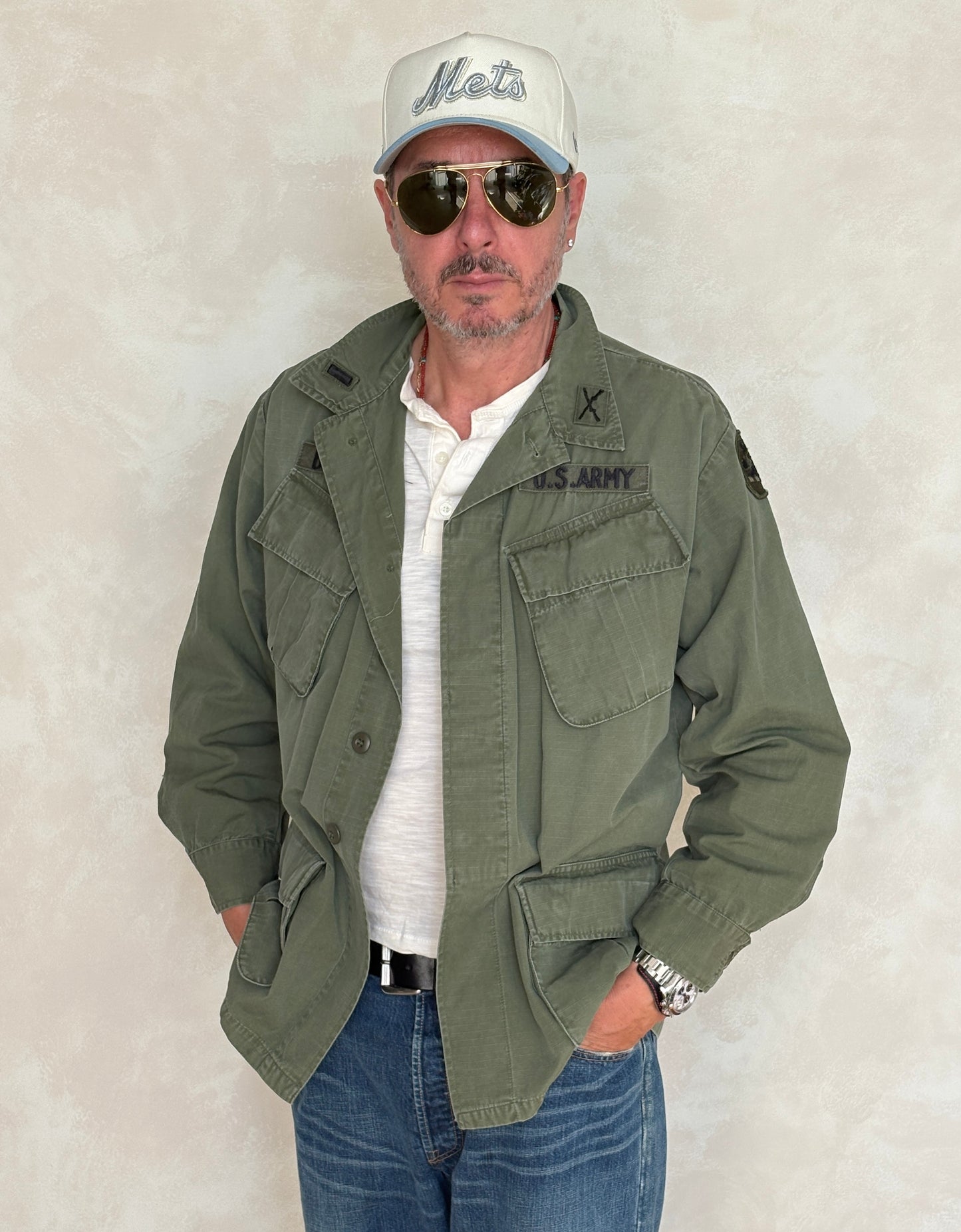 Medium Reg. Authentic 1968 US Army vintage Vietnam jungle jacket.