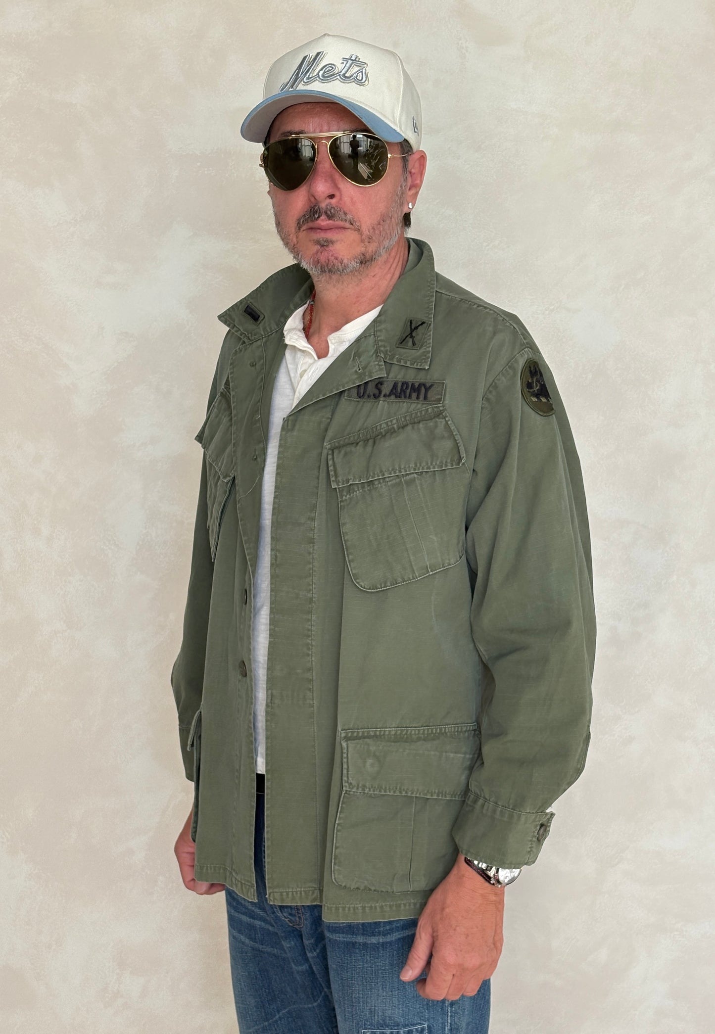 Medium Reg. Authentic 1968 US Army vintage Vietnam jungle jacket.