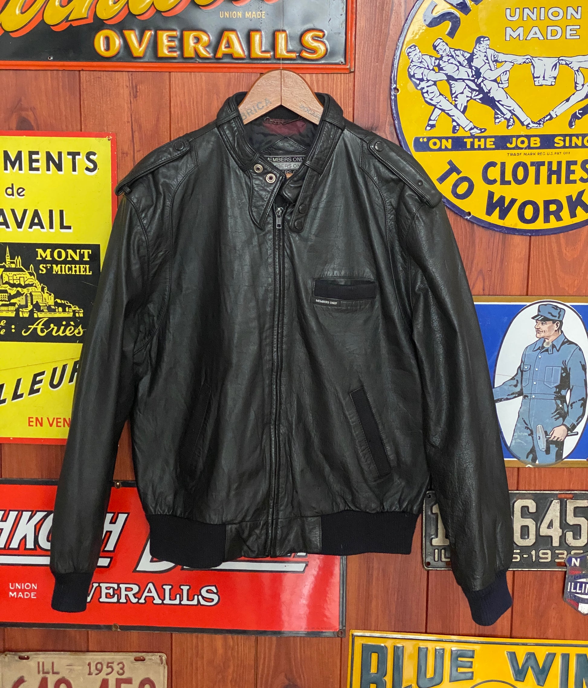 Vintage 80s Black Leather Jacket - Size 44US / 54EU | Classic Style