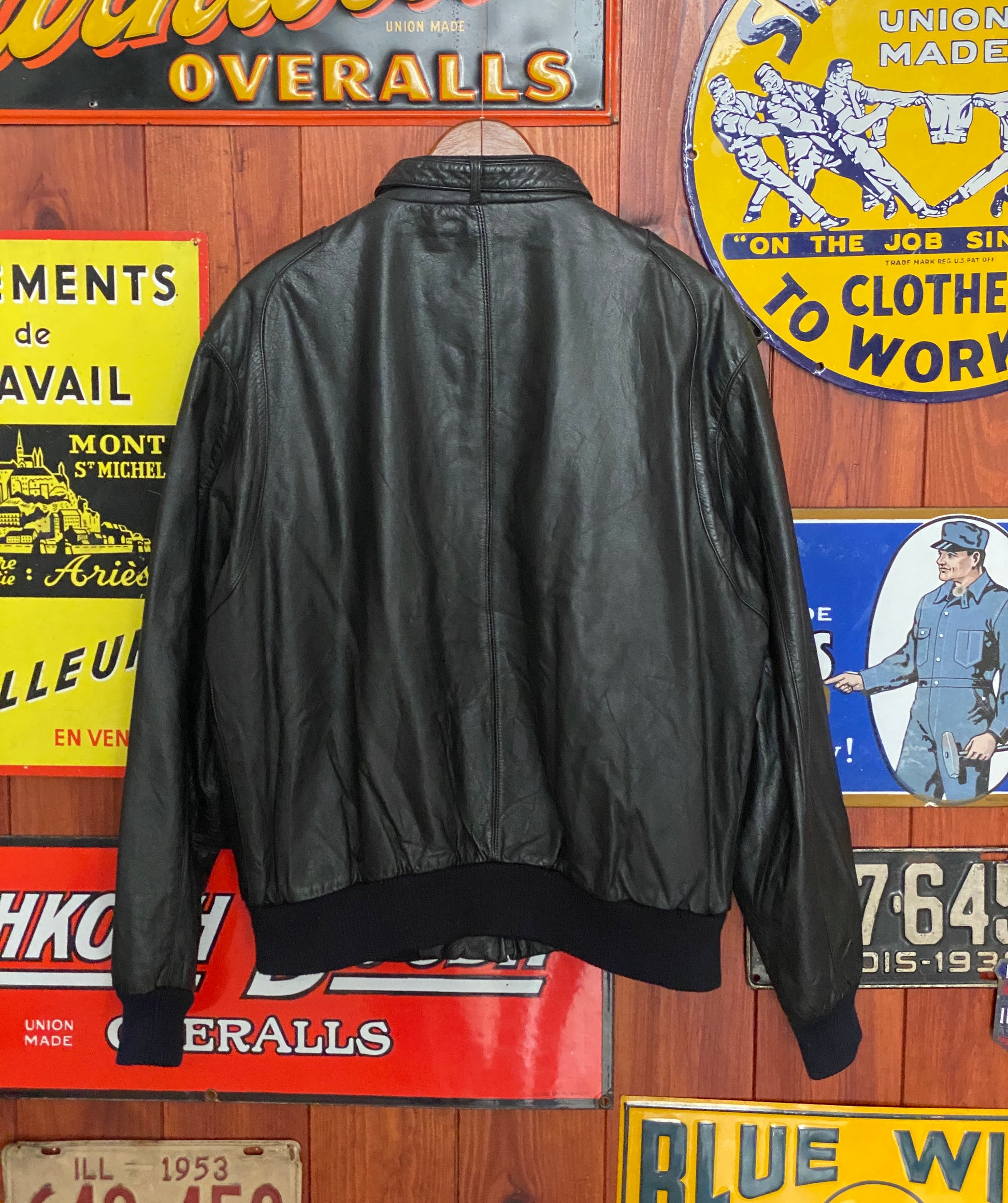 Vintage 80s Black Leather Jacket - Size 44US / 54EU | Classic Style