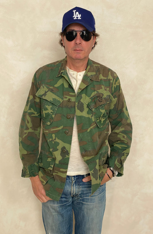 Small Reg. Authentic 1969 US Army Vintage Erld Camouflage Jungle Jacket |Timeless Military Style