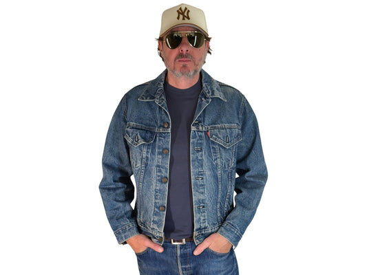 Size 42US / 52EU. Vintage 80s 70506 Levis 4 pockets jacket  Made in USA