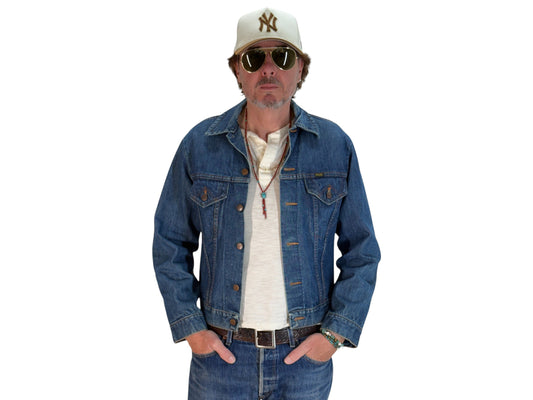 Size 38US / 48EU. Original 70s Wrangler denim jacket with painted back – Made in the USA
