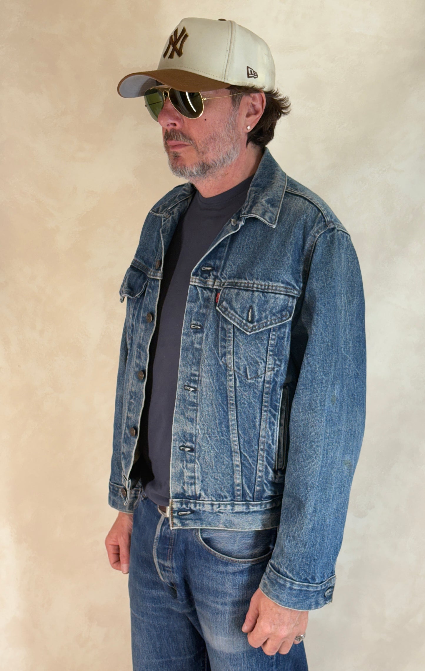 Size 42US / 52EU. Vintage 80s 70506 Levis 4 pockets jacket  Made in USA