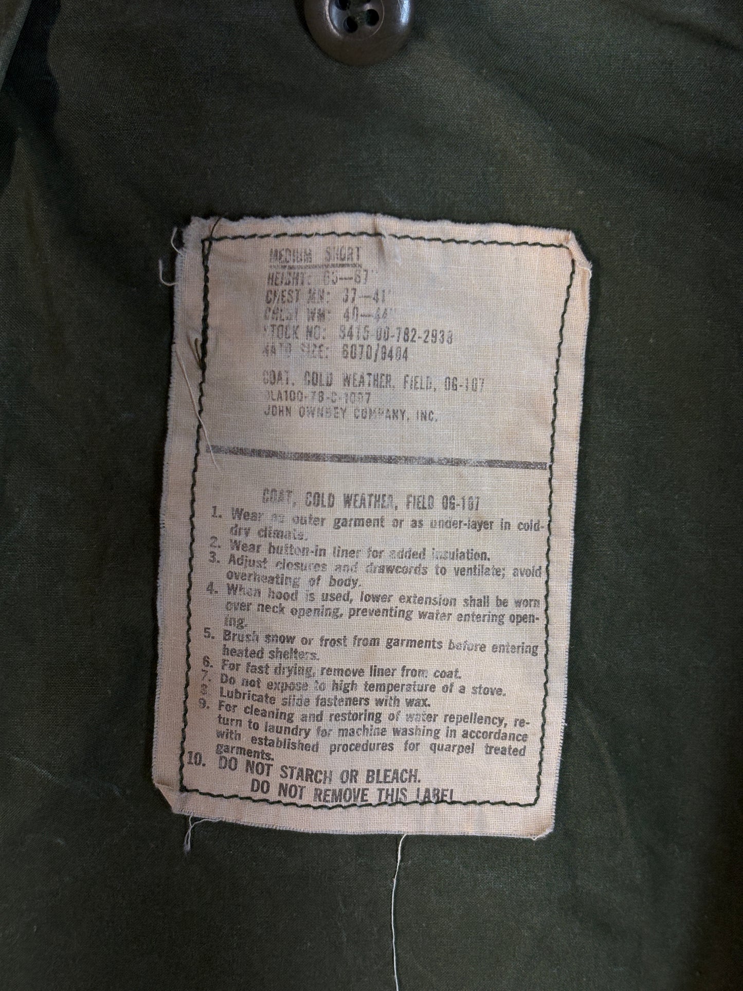 Med Short. Authentic 1978 US Air Force M-65 field jacket Made by John Ownbey