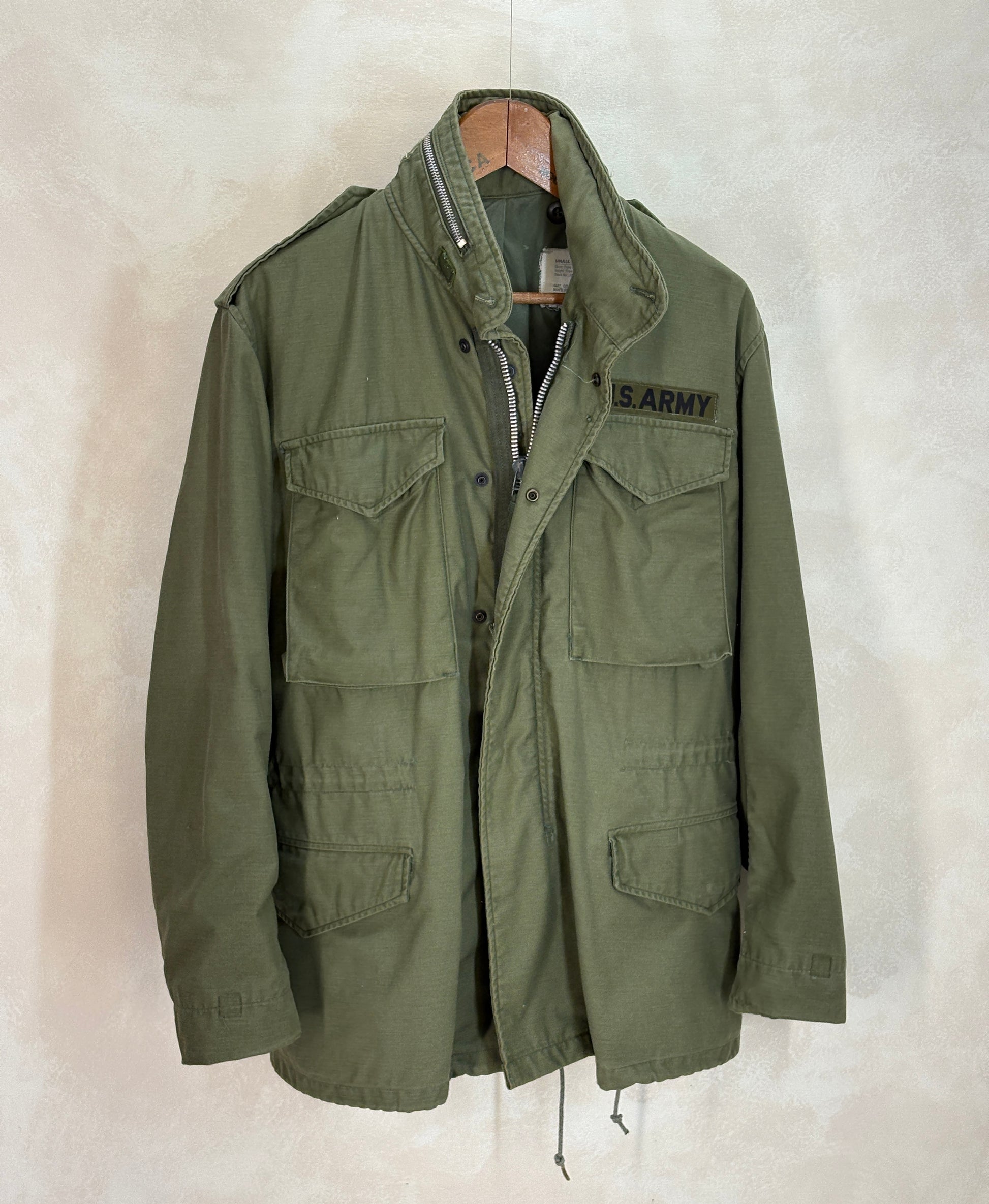 Small Reg. Authentic 1971 US M-65 field jacket Made by John Owney. Military - USA Vintage Bcn