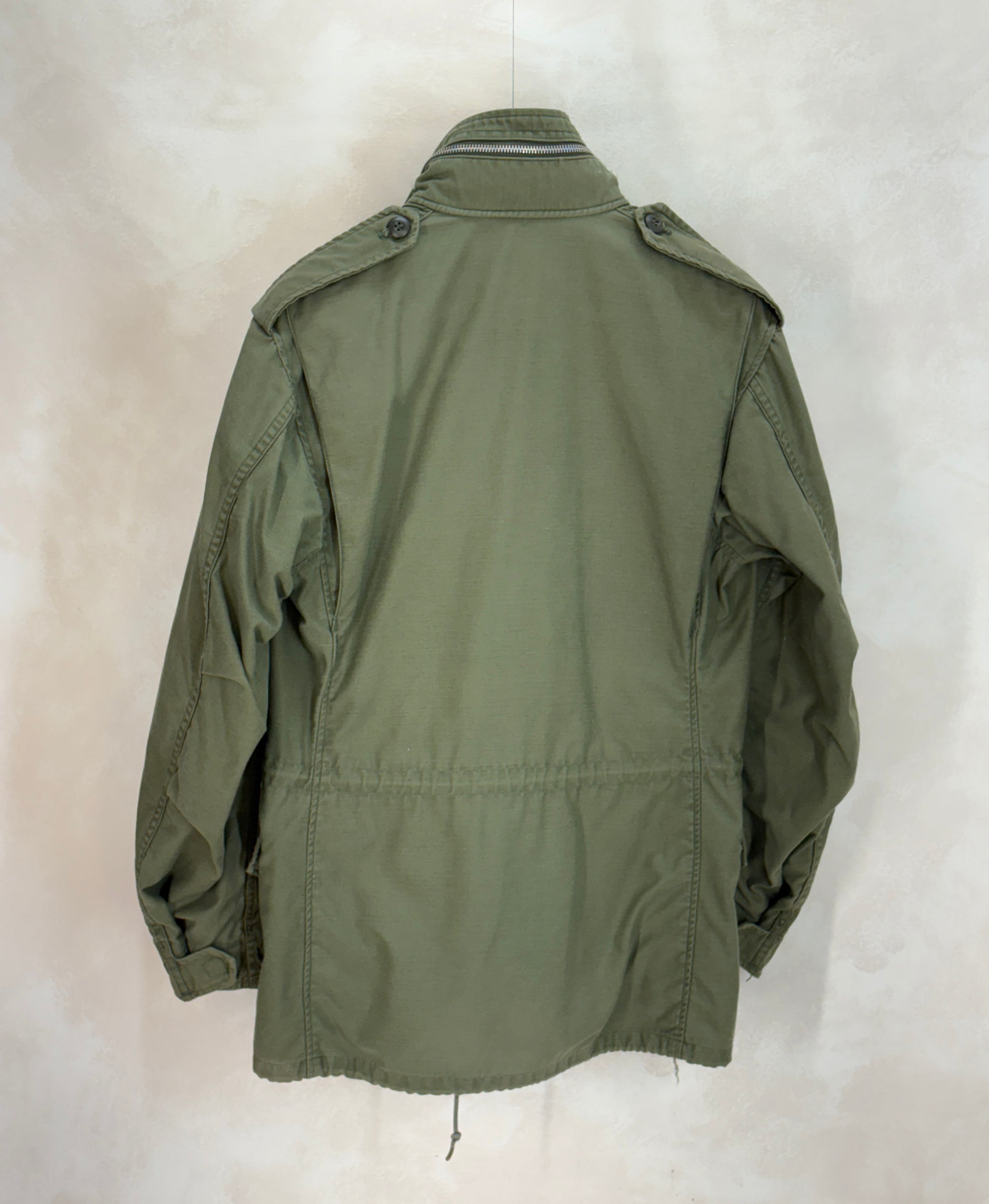 Small Reg. Authentic 1971 US M-65 field jacket Made by John Owney. Military - USA Vintage Bcn