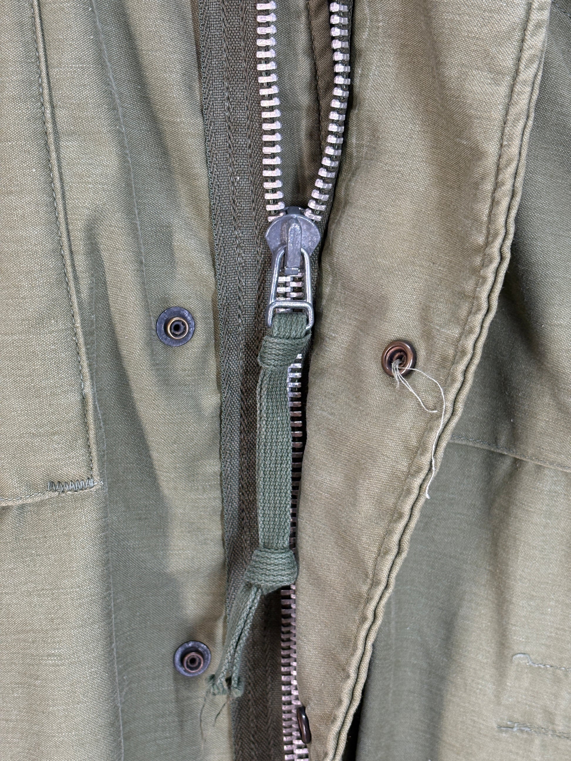 Small Reg. Authentic 1971 US M-65 field jacket Made by John Owney. Military - USA Vintage Bcn