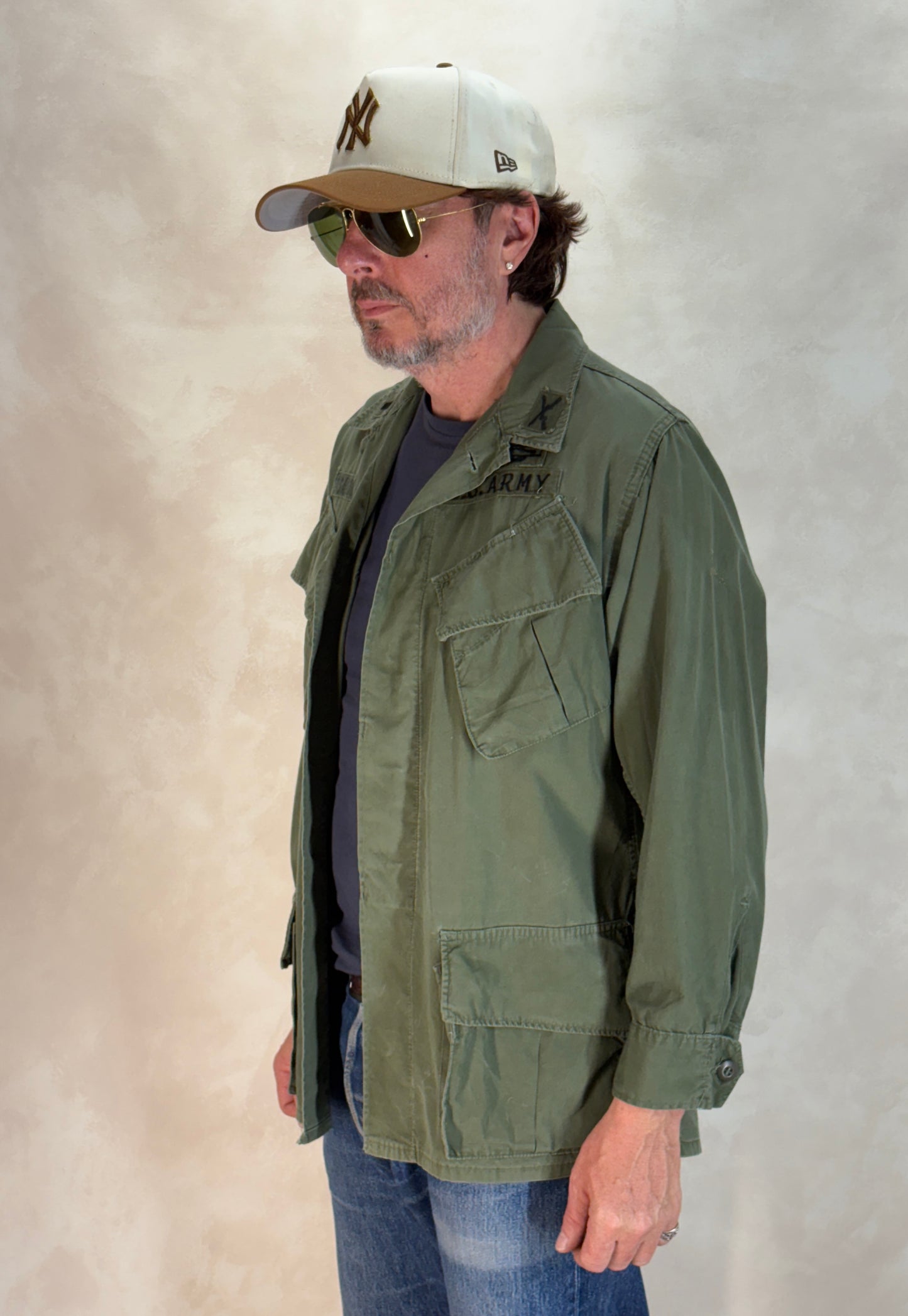 Small Reg. Authentic 1966/67 US Army vintage Vietnam jungle jacket.