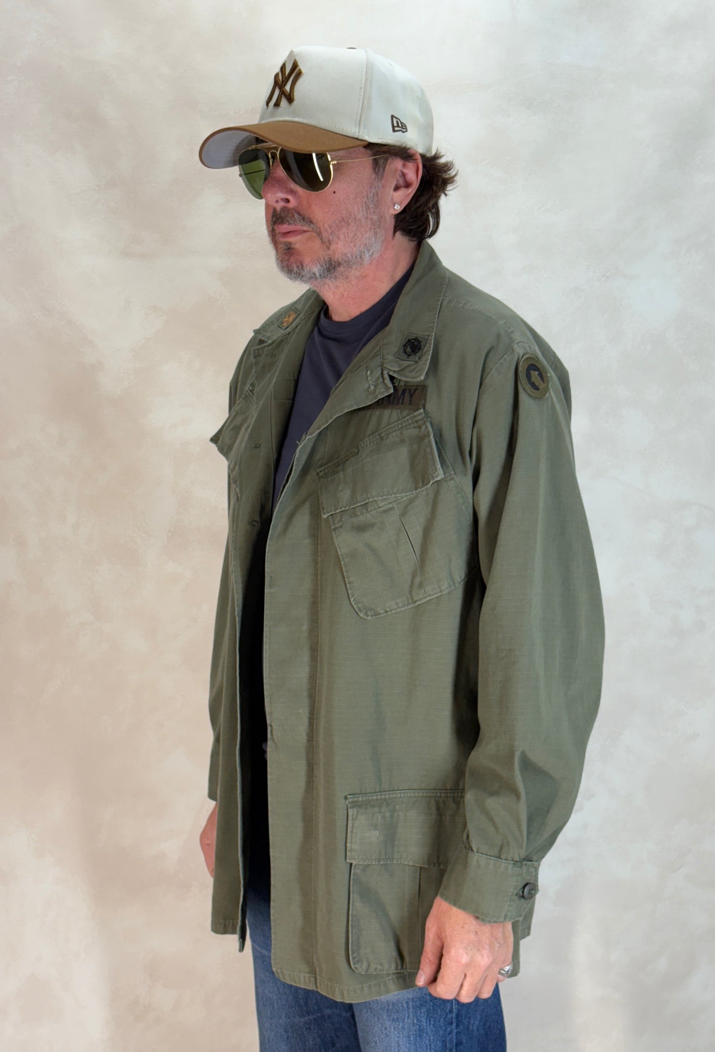 Med Long. Authentic 1969 US Army vintage Vietnam jungle jacket.