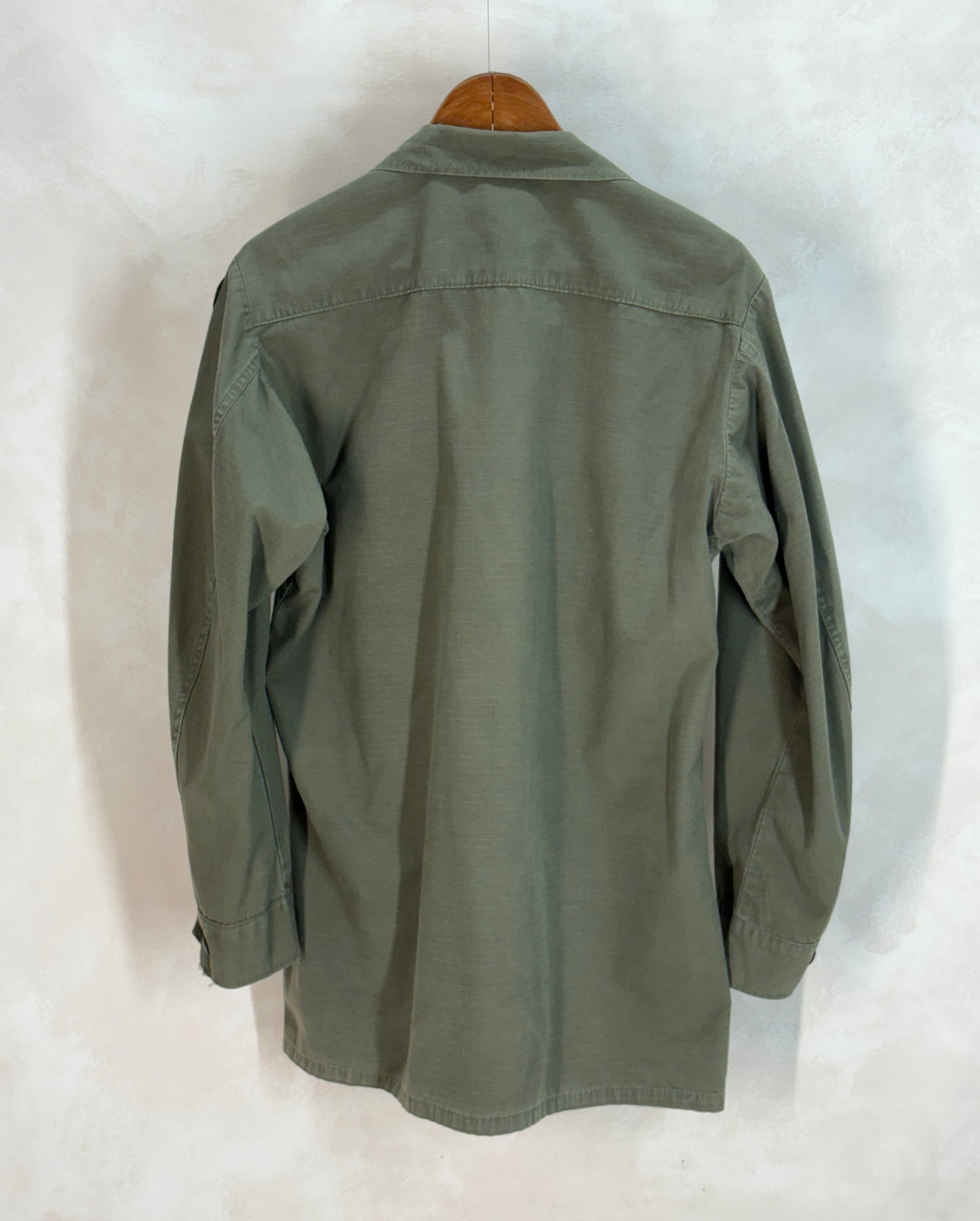 Med Long. Authentic 1969 US Army vintage Vietnam jungle jacket.