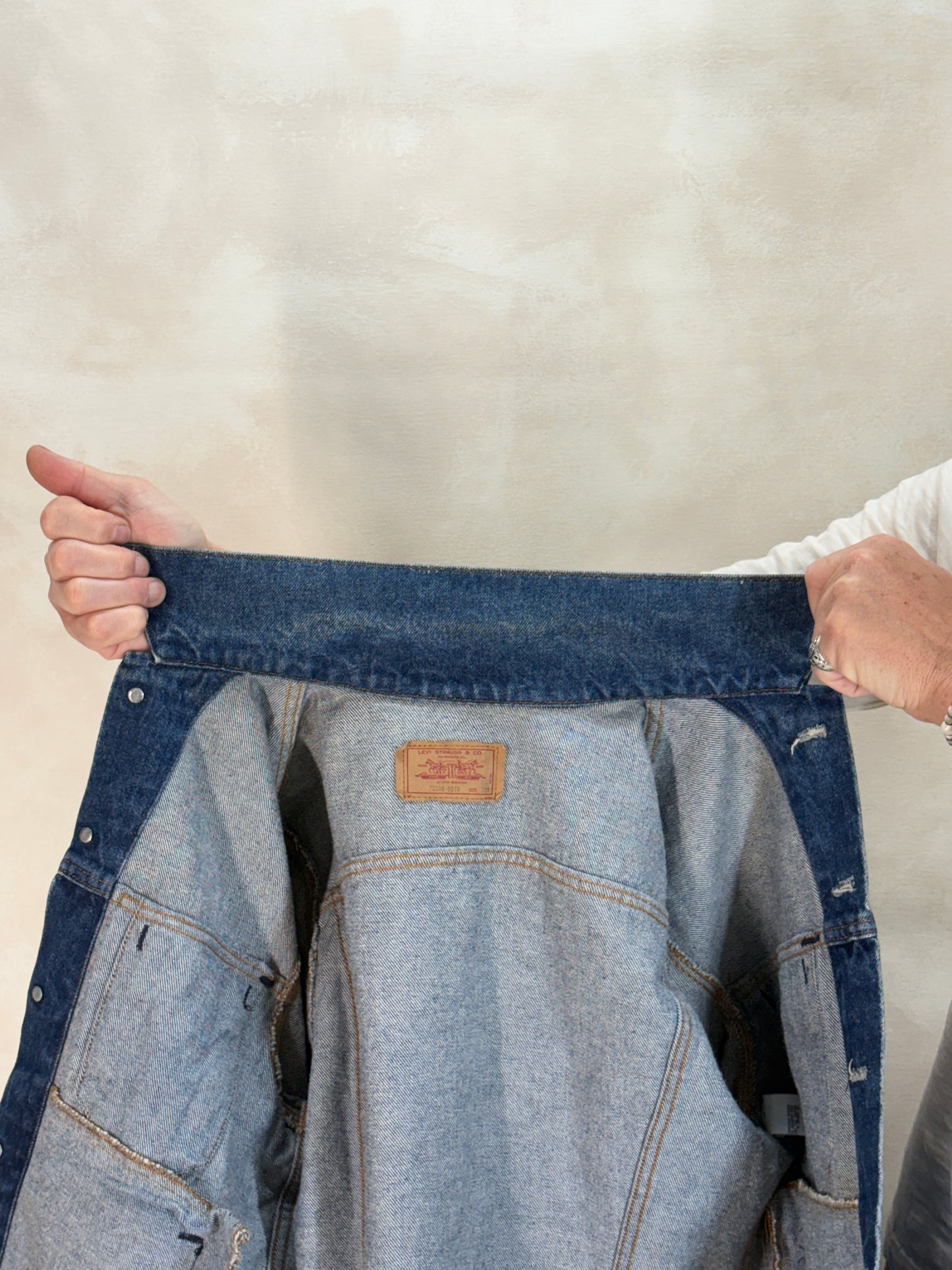 Size 38US / 48EU. Vintage 1980s Levi’s 70506 Trucker Jacket – 4 Pockets – Made in USA