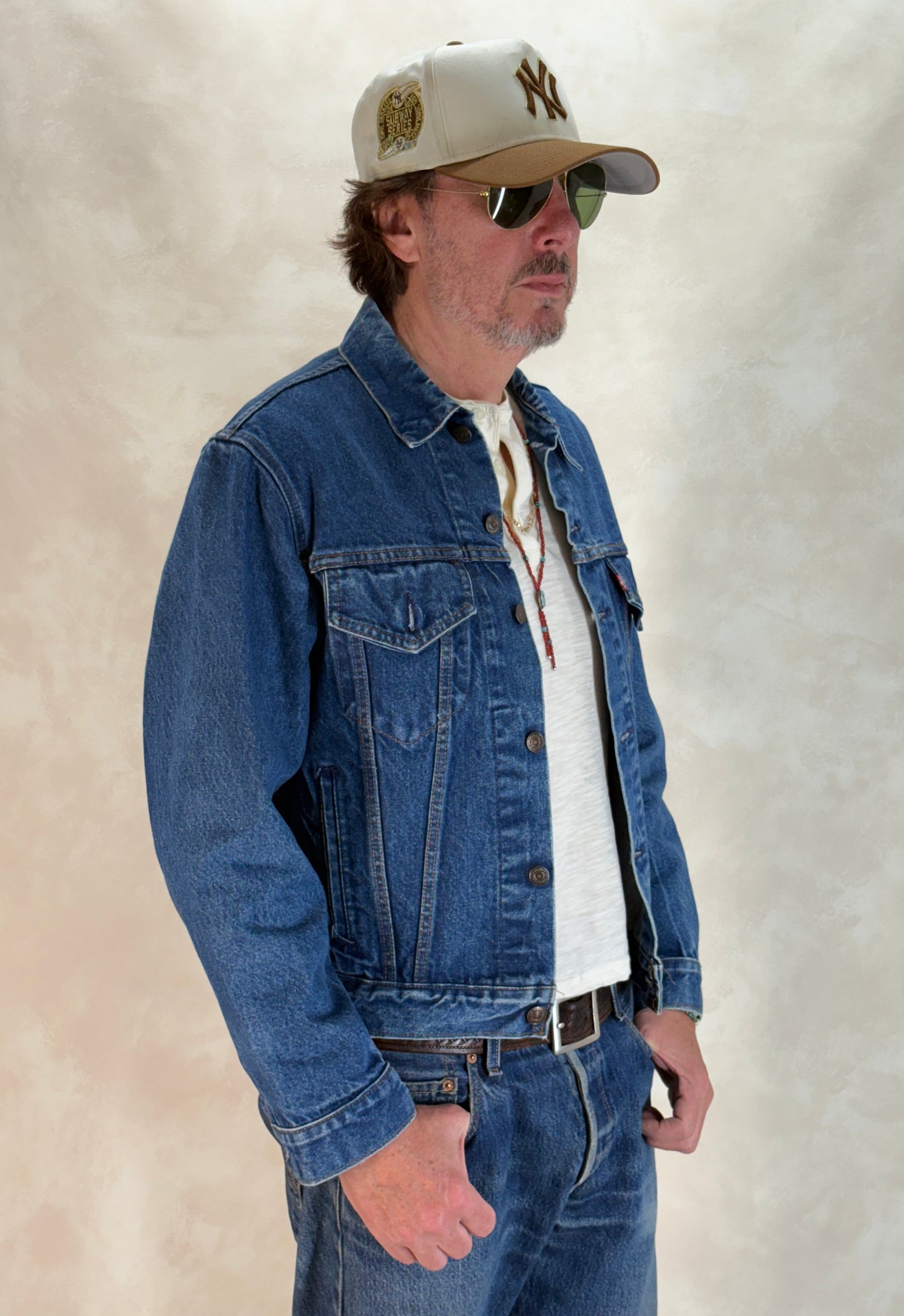 Size 42US / 52EU. Vintage 80s 70506 Levis 4 pockets jacket  Made in USA