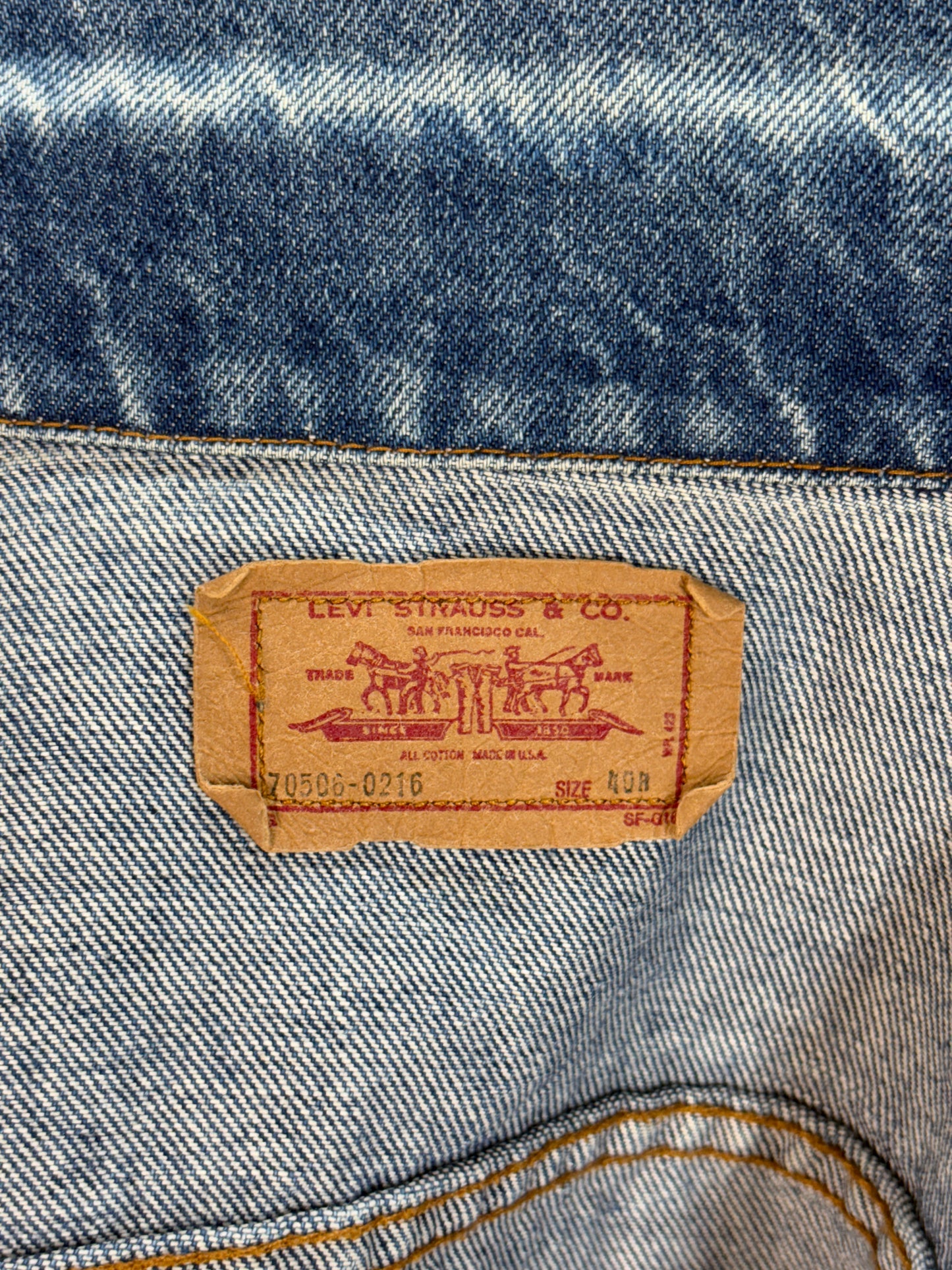 Size 42US / 52EU. Vintage 80s 70506 Levis 4 pockets jacket  Made in USA