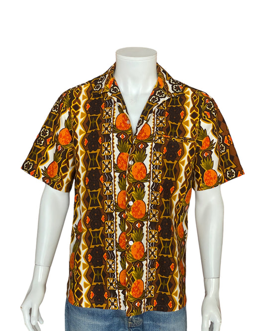 Vintage 60s Hawaiian cotton shirt made in Hawaii, size M - Experience tropical charm and timeless style with this authentic piece of island fashion.