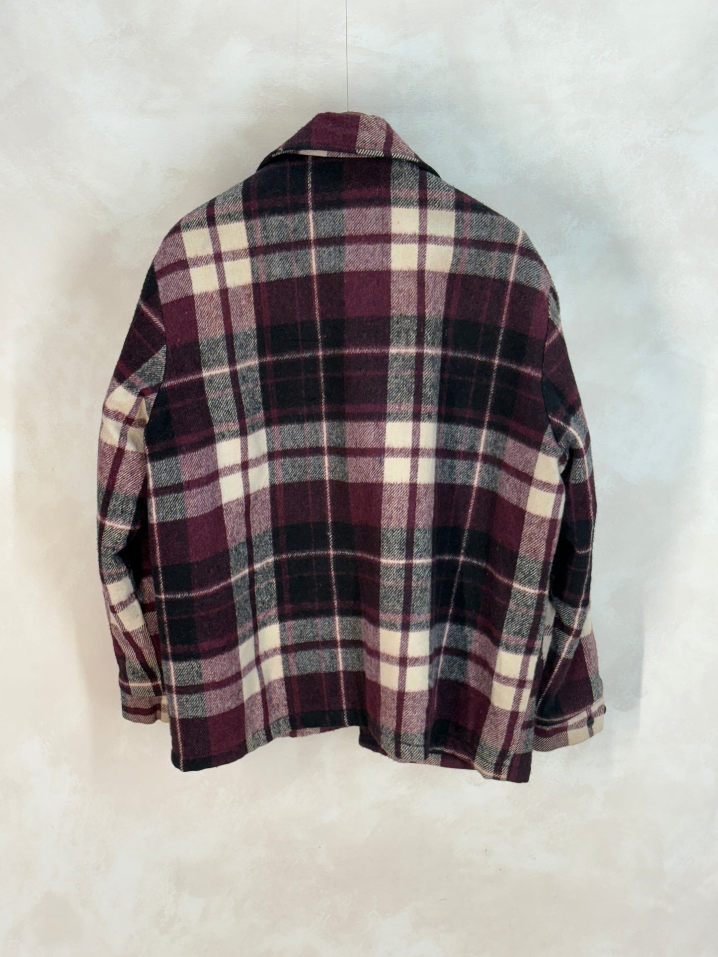 Size Large. 4 pockets 70s Plaid coat Made in USA ( broken zipper)