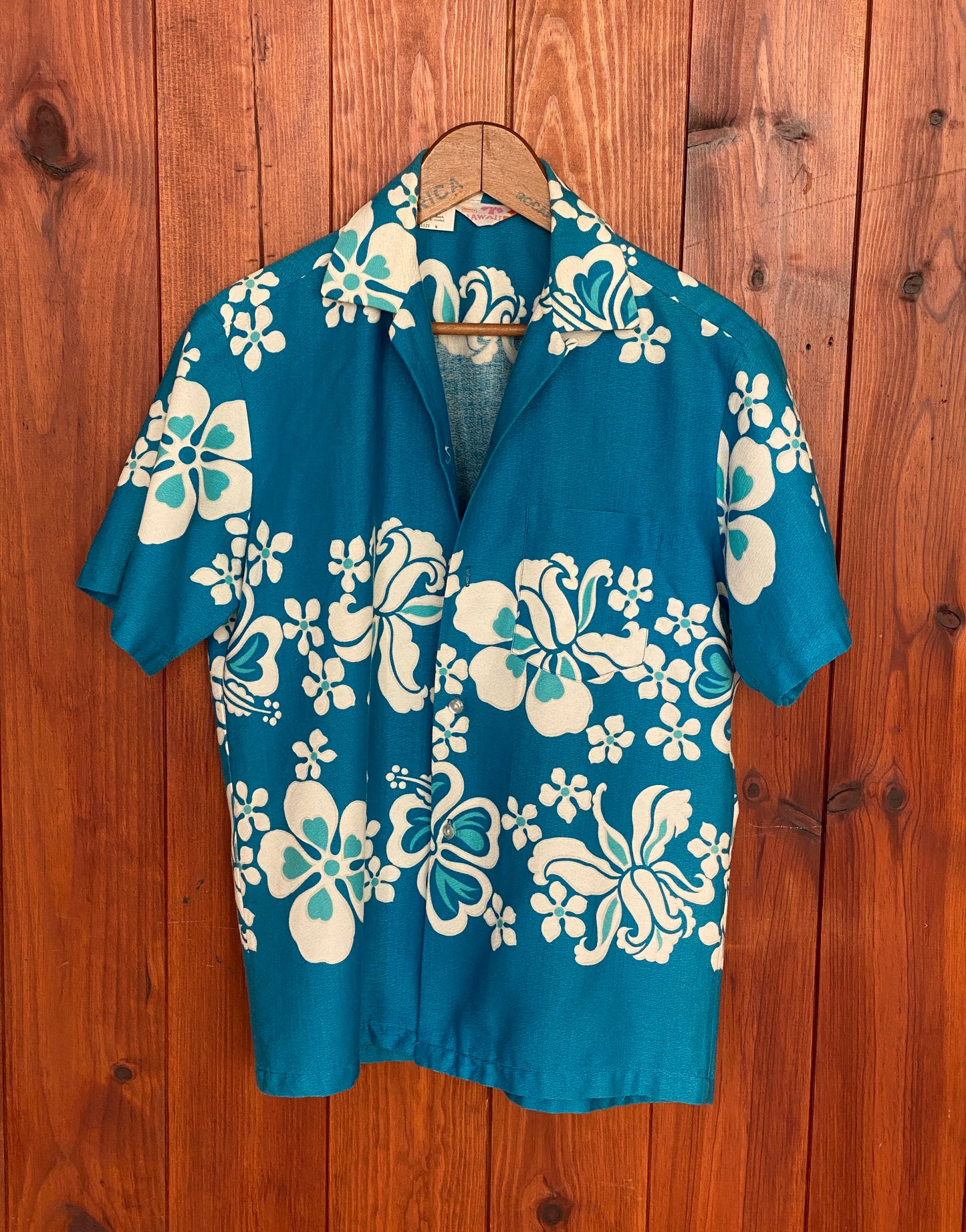 Size M. Vintage 780s Hawaiian cotton shirt made In Hawaii
