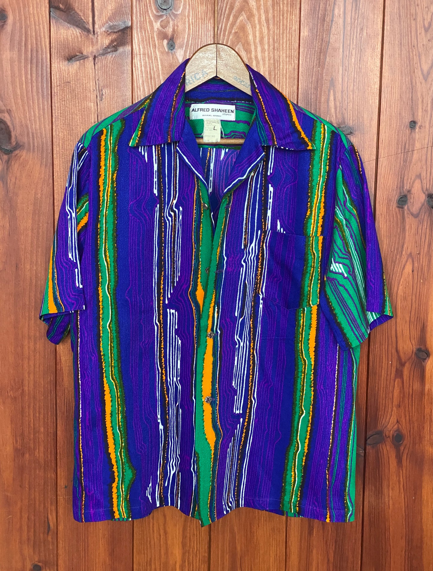 Size M. Vintage 70s Hawaiian cotton shirt made In Hawaii Alfred Shaheen