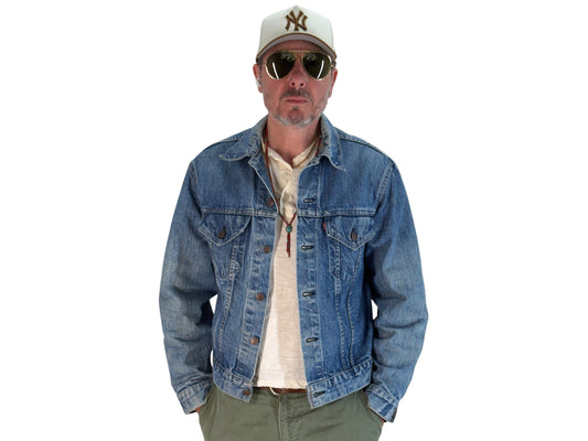 Size 44US / 54EU. Original 70s Levi’s Vintage Denim Jacket – 2 Front Pockets. Made in USA