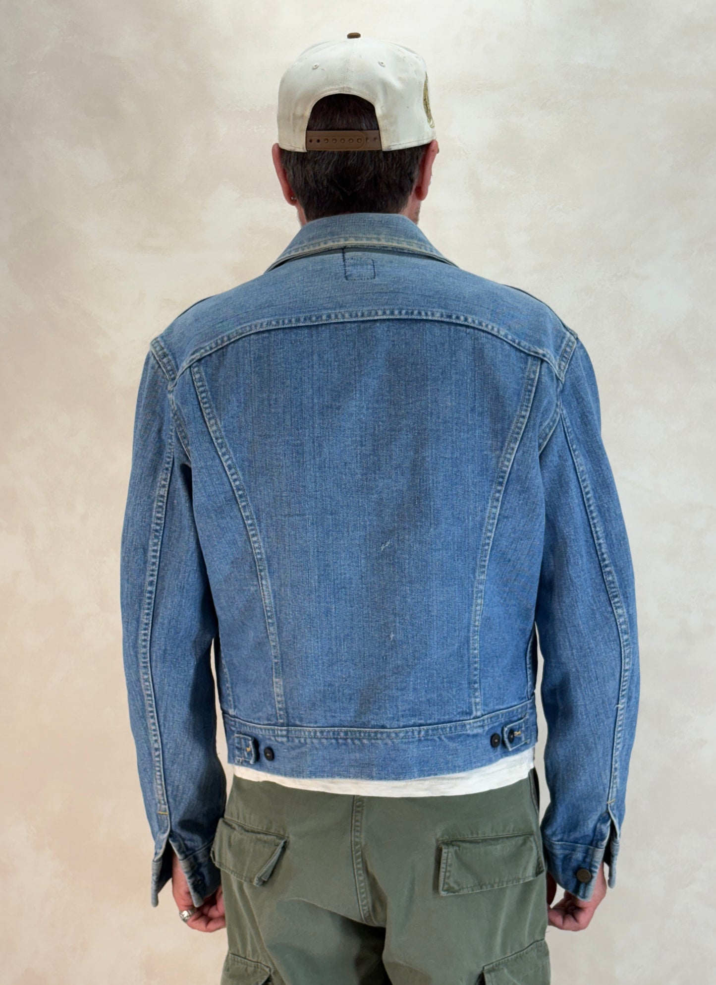 Size 42US / 52EU. Authentic 1970s Lee Denim Jacket – Made in USA – Twin Chest Pockets