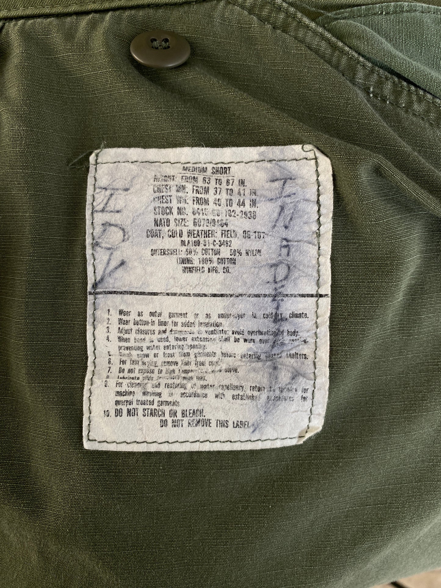 Med short . Authentic 1981 US Army M-65 field jacket. Military