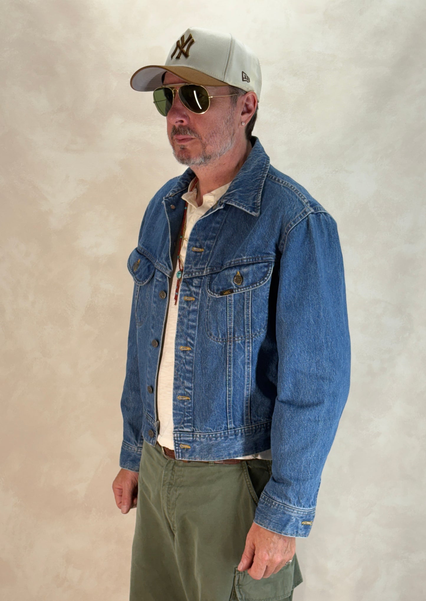 Size 42US / 52EU. Vintage 1970s Lee Denim Jacket – 2 Chest Pockets – Made in Canada