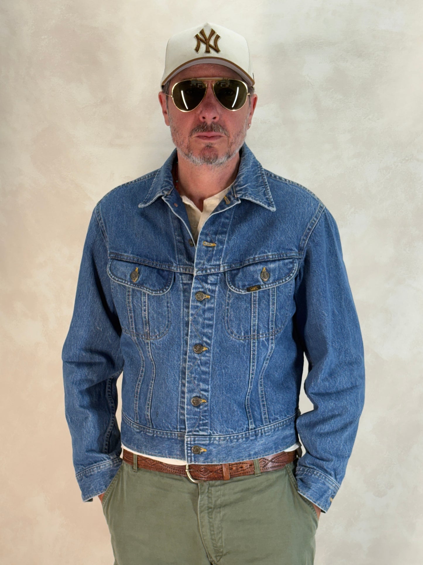 Size 42US / 52EU. Vintage 1970s Lee Denim Jacket – 2 Chest Pockets – Made in Canada