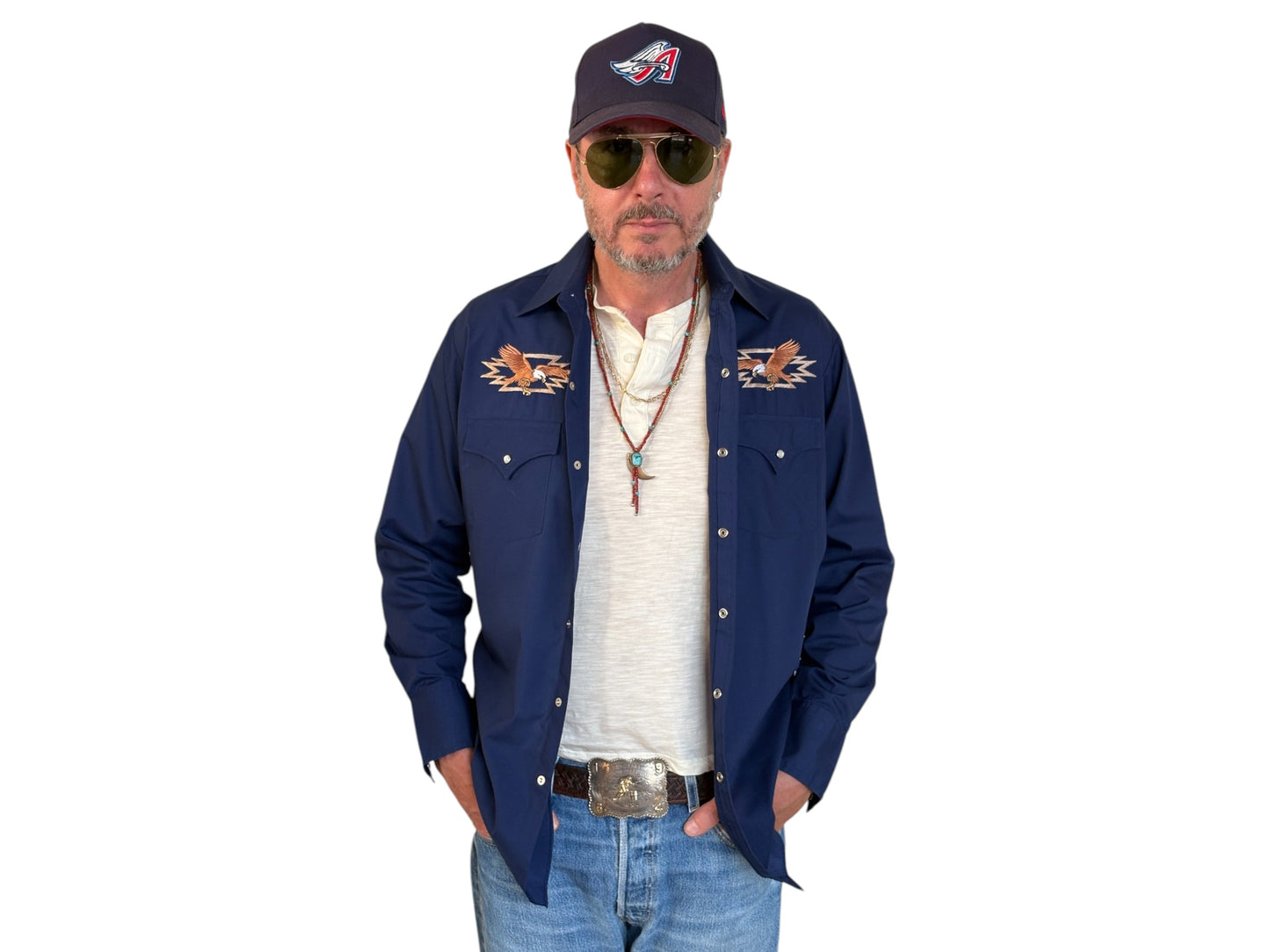 Size M. Authentic Vintage 80’s embroidered Western Shirt