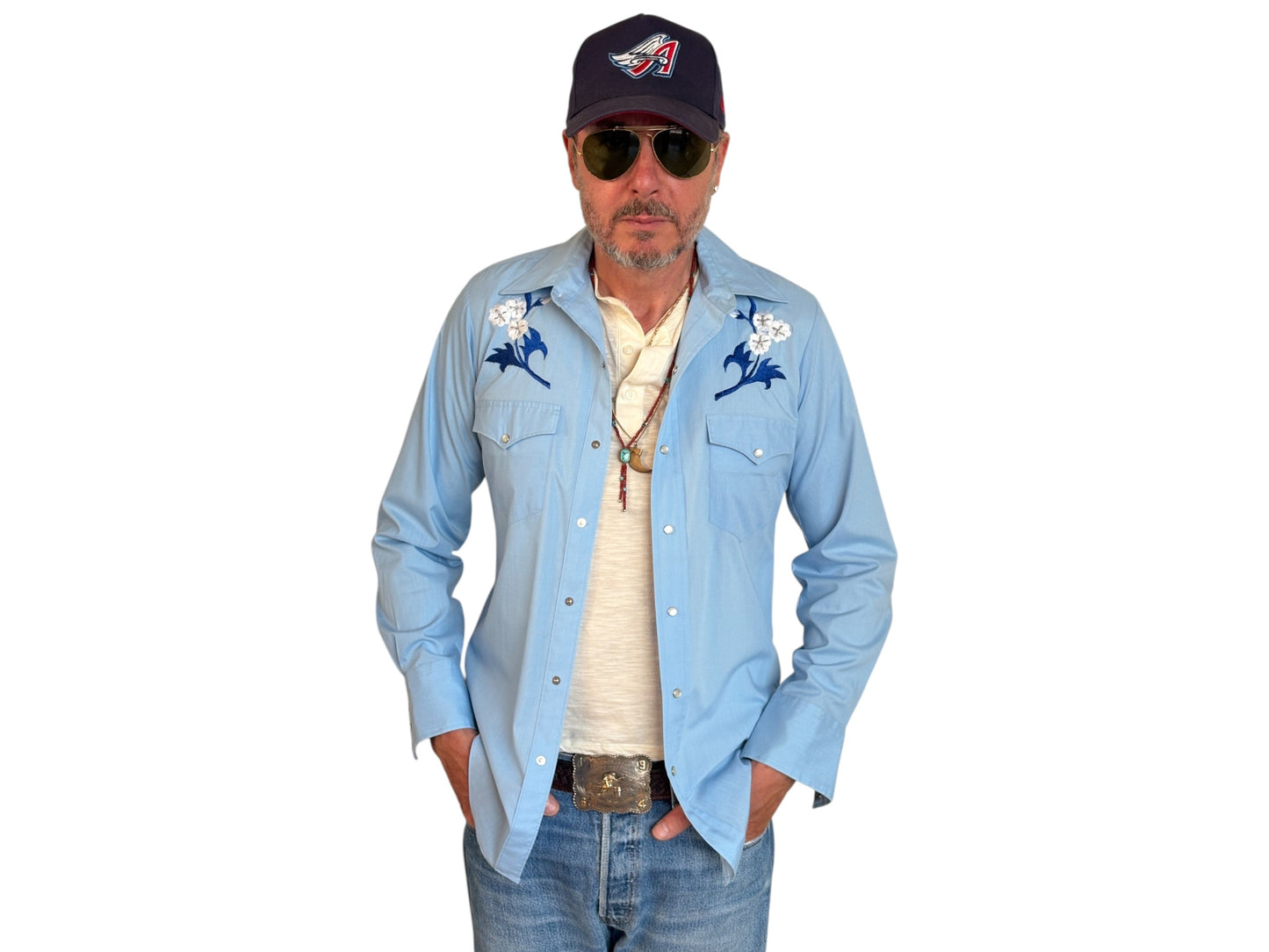 Size M. Authentic 70’s embroidered Western Shirt