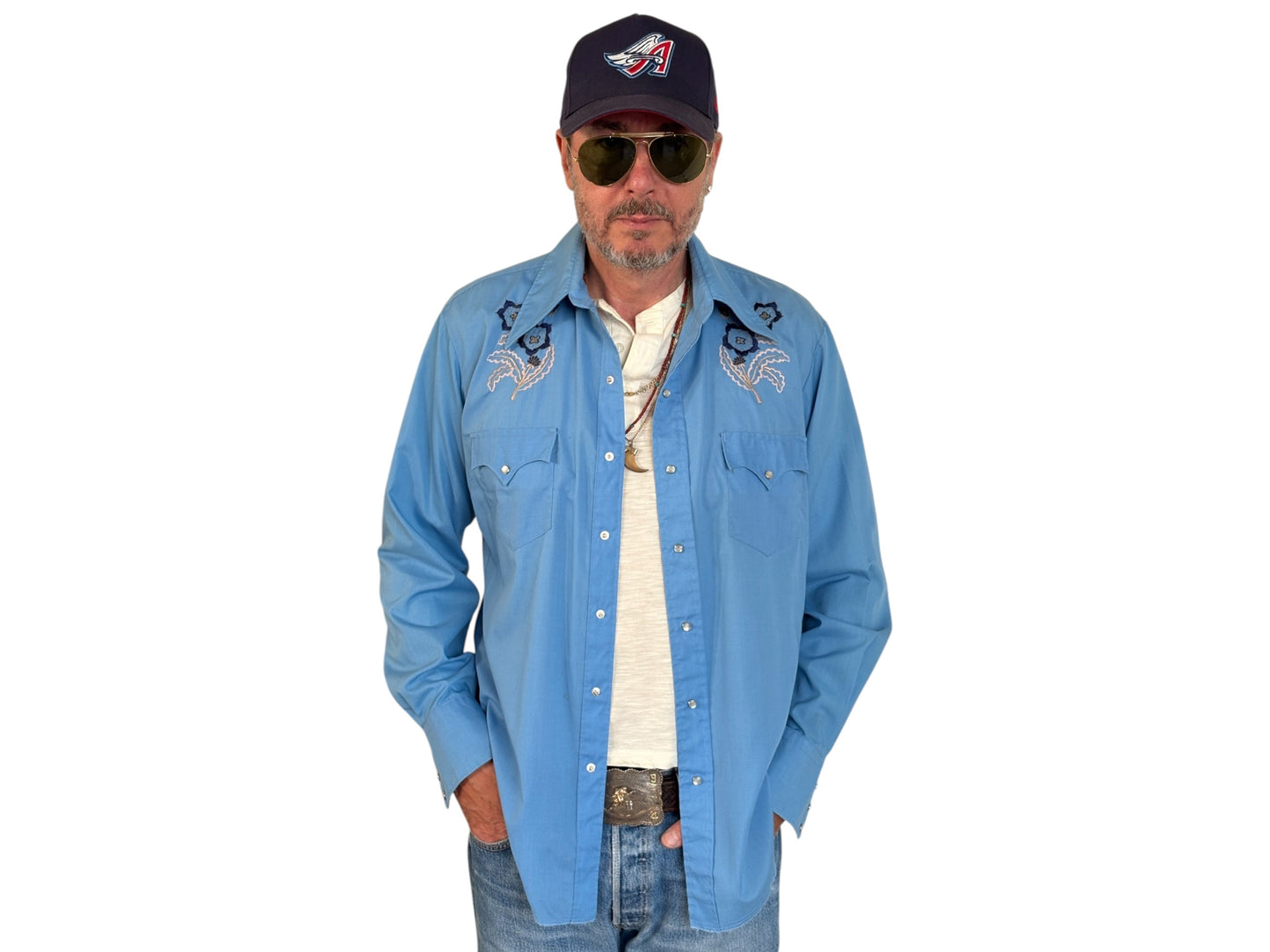Size M. Authentic 70’s Vintage embroidered Western Shirt