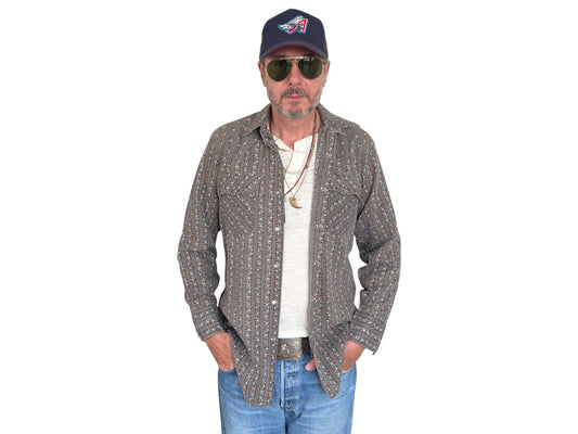 Size M. Authentic Vintage 70’s Levis Western Shirt — Floral print.
