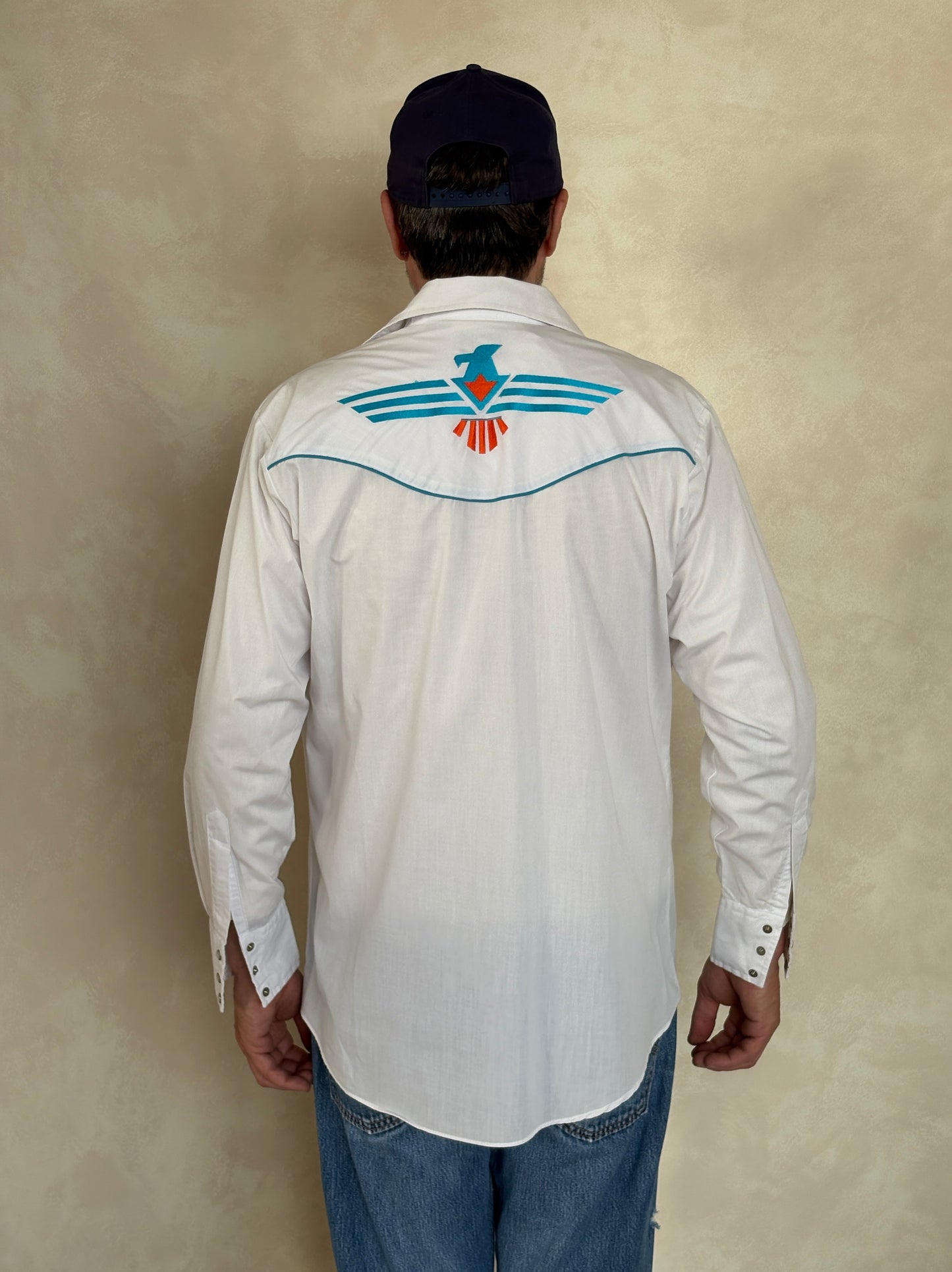 Size M. Authentic Vintage 80’s embroidered Western Shirt