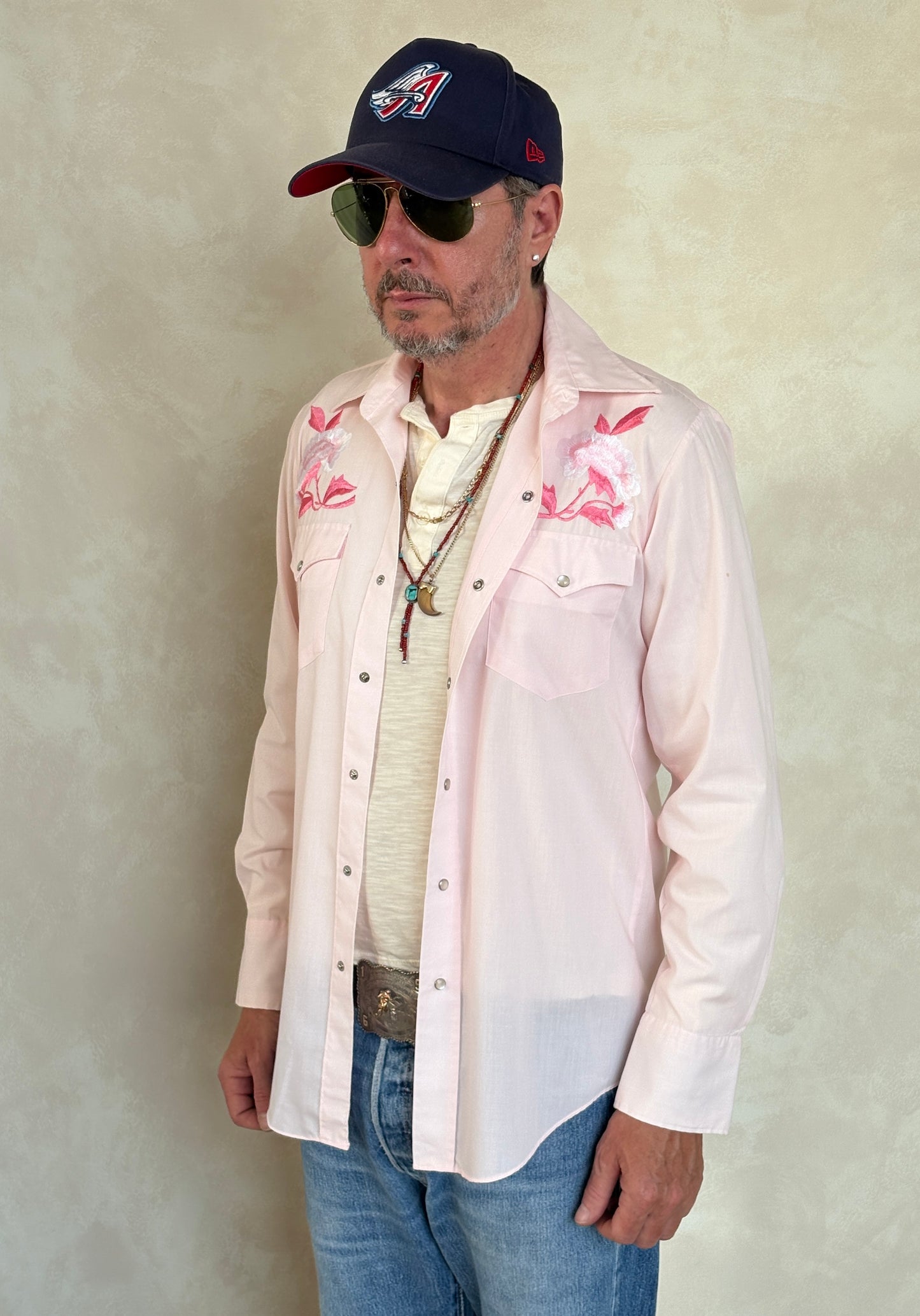 Size M. Authentic 70’s embroidered shirt Western Shirt