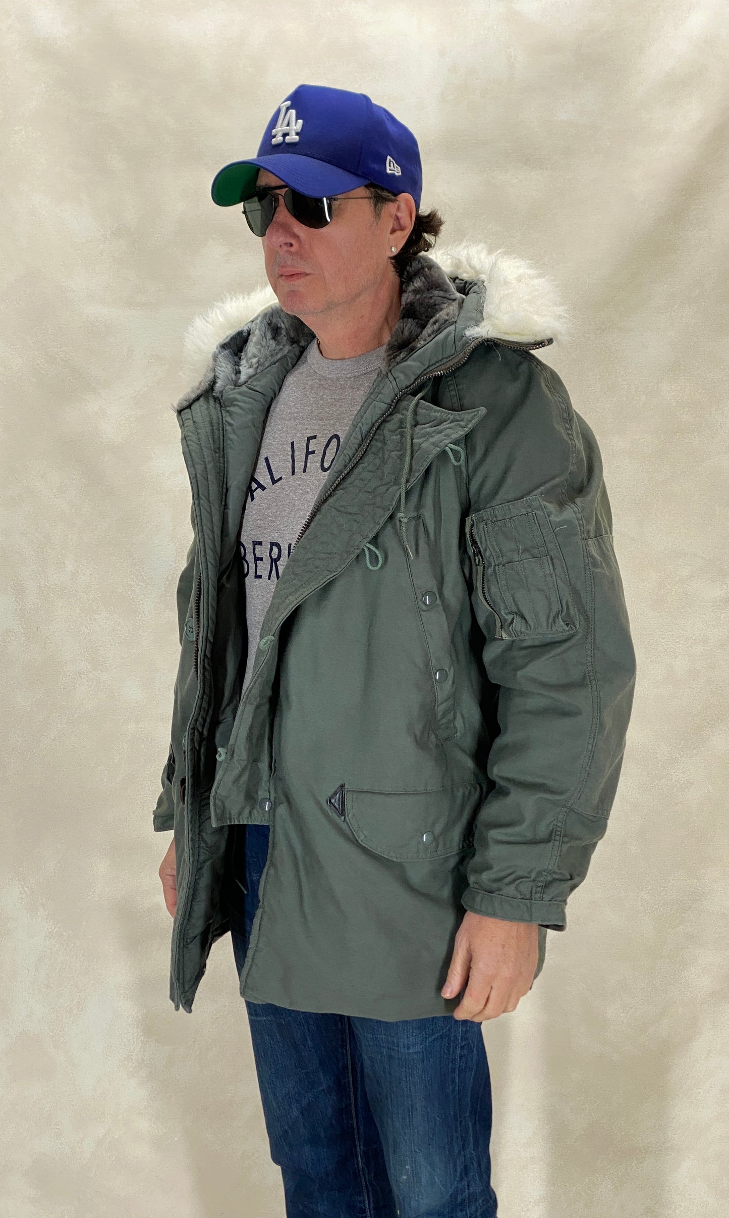 Medium. Authentic 1981 US Air Force vintage N-3B extreme cold weather Flyer coat Jacket